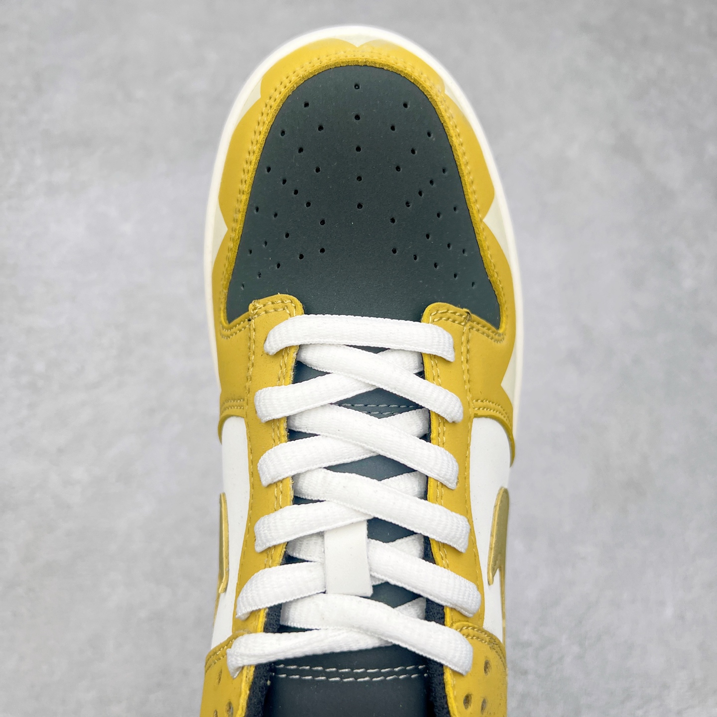 图片[4]-NK Dunk Low 定制配色 ZZ1998-005 大厂出品 极力推荐 原装头层材料 独家版型蒸餾加工帶來的是更好的视觉和脚感体验大厂纯原品质出货 清洁度 电绣工艺 皮料切割干净无任何毛边 细节完美 实拍调校N版已经零色差零失真 百分百还原实物色彩所见即所得 不存在货不对板色差等低级问题 选购参考实物拍摄 不混卖不参货 只用心做好货严格选品 承诺混一赔十 尺码：36 36.5 37.5 38 38.5 39 40 40.5 41 42 42.5 43 44 44.5 45 46-选品中心