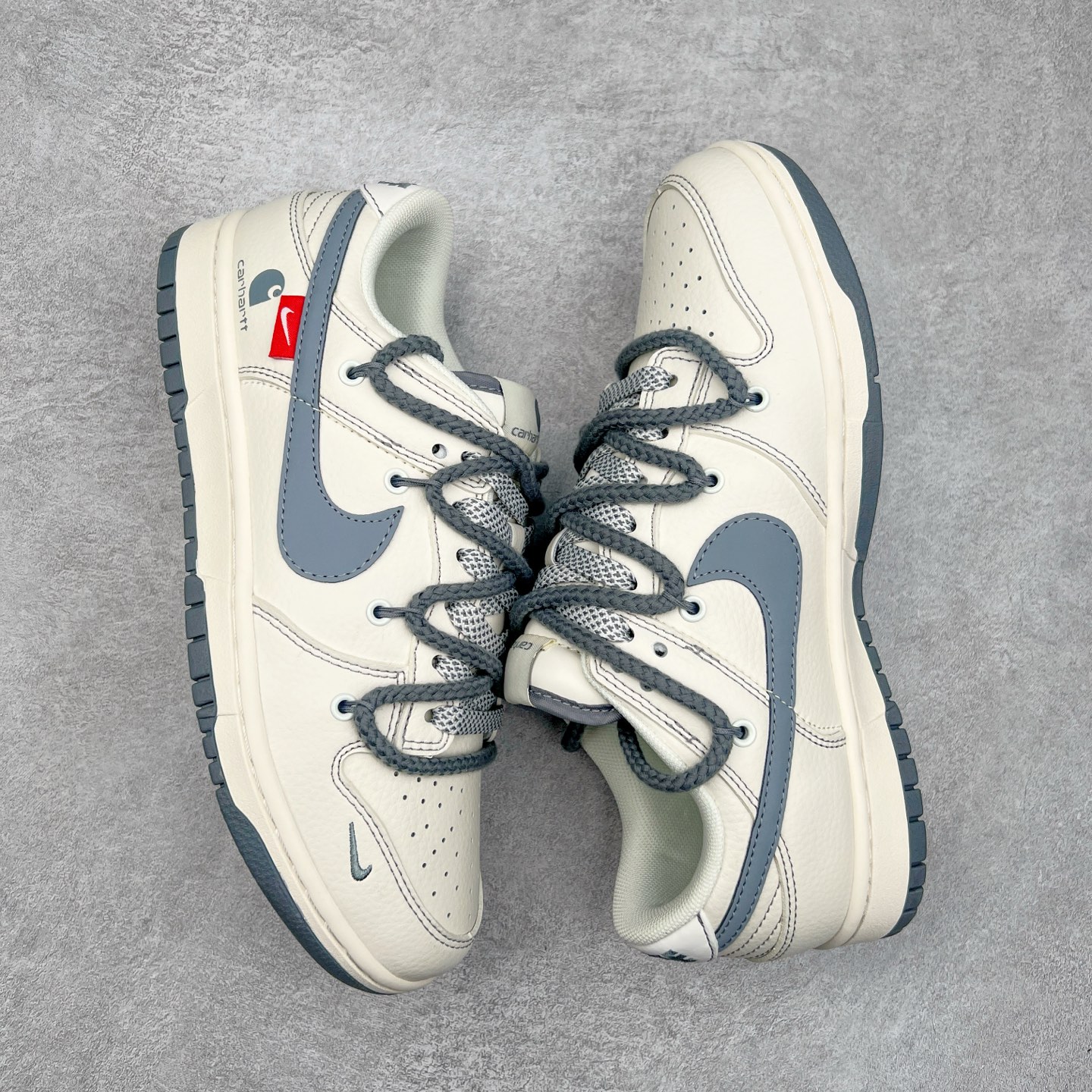 图片[3]-NK Dunk Low 定制配色 SJ2068-266 大厂出品 极力推荐 原装头层材料 独家版型蒸餾加工帶來的是更好的视觉和脚感体验大厂纯原品质出货 清洁度 电绣工艺 皮料切割干净无任何毛边 细节完美 实拍调校N版已经零色差零失真 百分百还原实物色彩所见即所得 不存在货不对板色差等低级问题 选购参考实物拍摄 不混卖不参货 只用心做好货严格选品 承诺混一赔十 尺码：36 36.5 37.5 38 38.5 39 40 40.5 41 42 42.5 43 44 44.5 45 46-选品中心