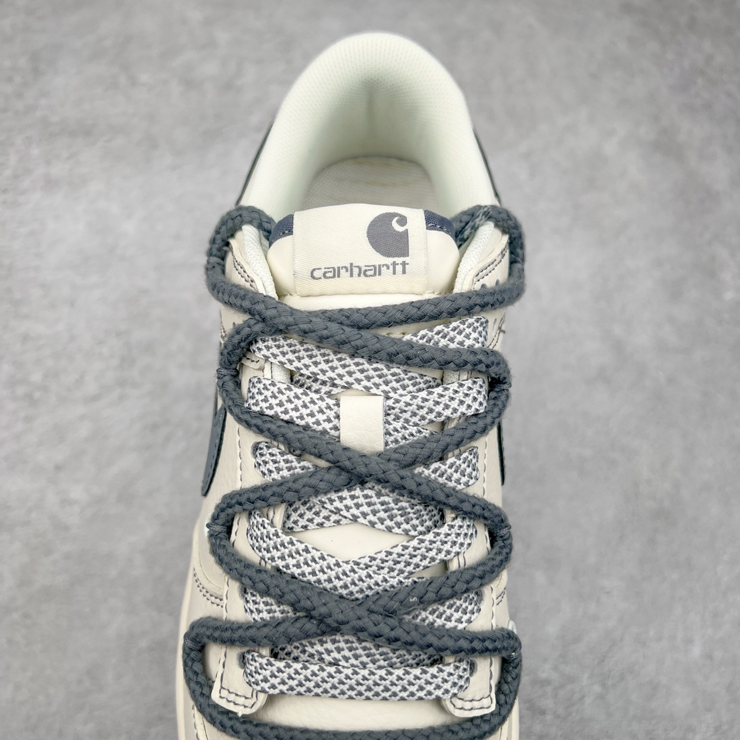 图片[5]-NK Dunk Low 定制配色 SJ2068-266 大厂出品 极力推荐 原装头层材料 独家版型蒸餾加工帶來的是更好的视觉和脚感体验大厂纯原品质出货 清洁度 电绣工艺 皮料切割干净无任何毛边 细节完美 实拍调校N版已经零色差零失真 百分百还原实物色彩所见即所得 不存在货不对板色差等低级问题 选购参考实物拍摄 不混卖不参货 只用心做好货严格选品 承诺混一赔十 尺码：36 36.5 37.5 38 38.5 39 40 40.5 41 42 42.5 43 44 44.5 45 46-选品中心