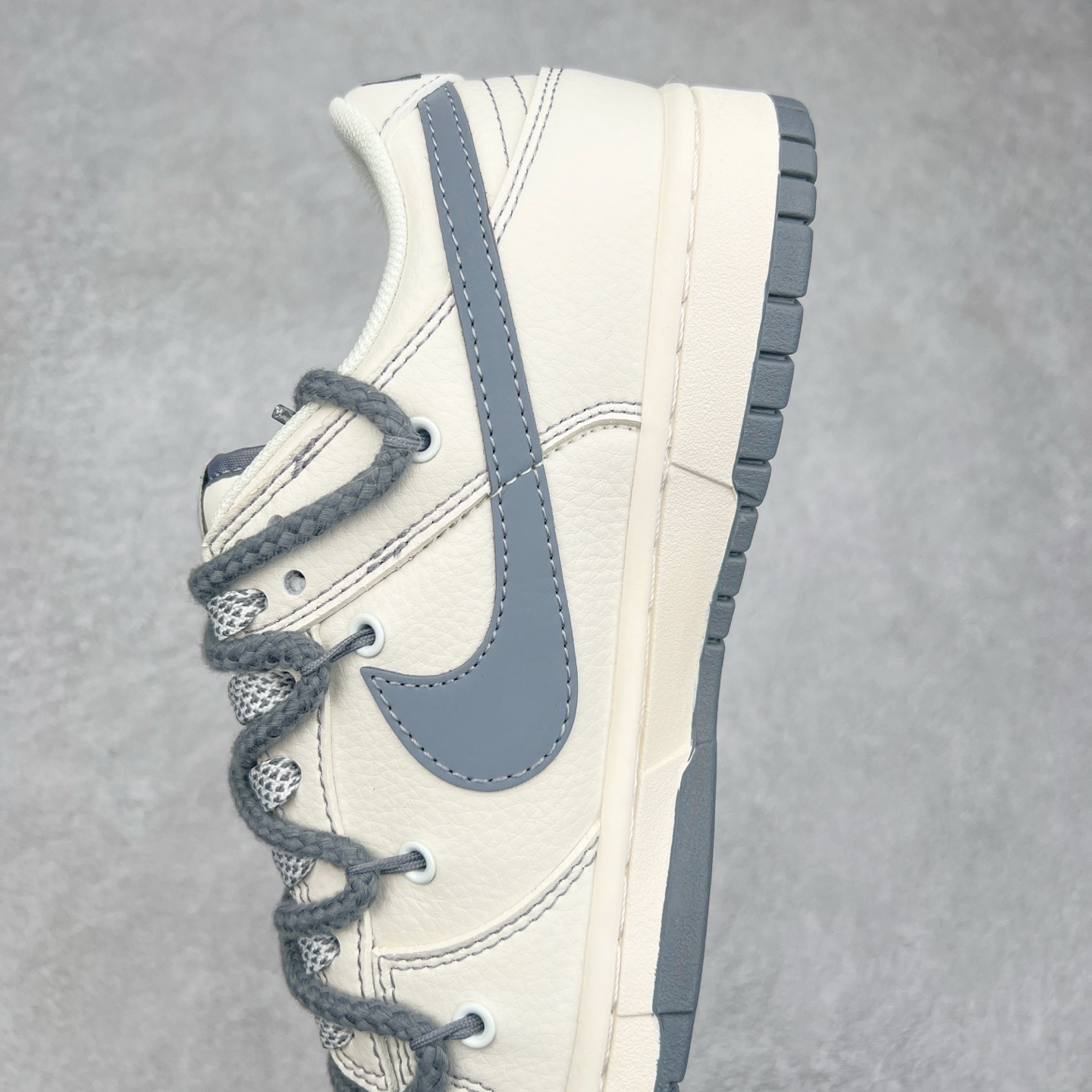 图片[7]-NK Dunk Low 定制配色 SJ2068-266 大厂出品 极力推荐 原装头层材料 独家版型蒸餾加工帶來的是更好的视觉和脚感体验大厂纯原品质出货 清洁度 电绣工艺 皮料切割干净无任何毛边 细节完美 实拍调校N版已经零色差零失真 百分百还原实物色彩所见即所得 不存在货不对板色差等低级问题 选购参考实物拍摄 不混卖不参货 只用心做好货严格选品 承诺混一赔十 尺码：36 36.5 37.5 38 38.5 39 40 40.5 41 42 42.5 43 44 44.5 45 46-选品中心