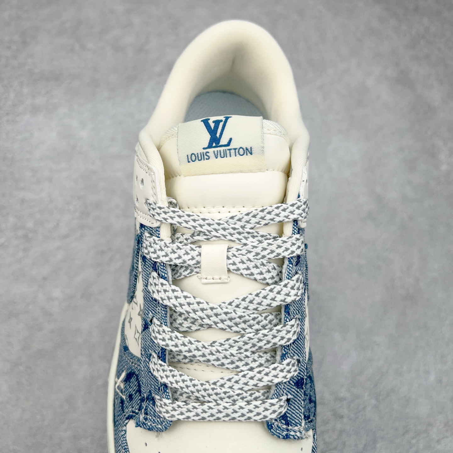 图片[5]-NK Dunk Low 定制配色 CH8311-237 大厂出品 极力推荐 原装头层材料 独家版型蒸餾加工帶來的是更好的视觉和脚感体验大厂纯原品质出货 清洁度 电绣工艺 皮料切割干净无任何毛边 细节完美 实拍调校N版已经零色差零失真 百分百还原实物色彩所见即所得 不存在货不对板色差等低级问题 选购参考实物拍摄 不混卖不参货 只用心做好货严格选品 承诺混一赔十 尺码：36 36.5 37.5 38 38.5 39 40 40.5 41 42 42.5 43 44 44.5 45 46-选品中心