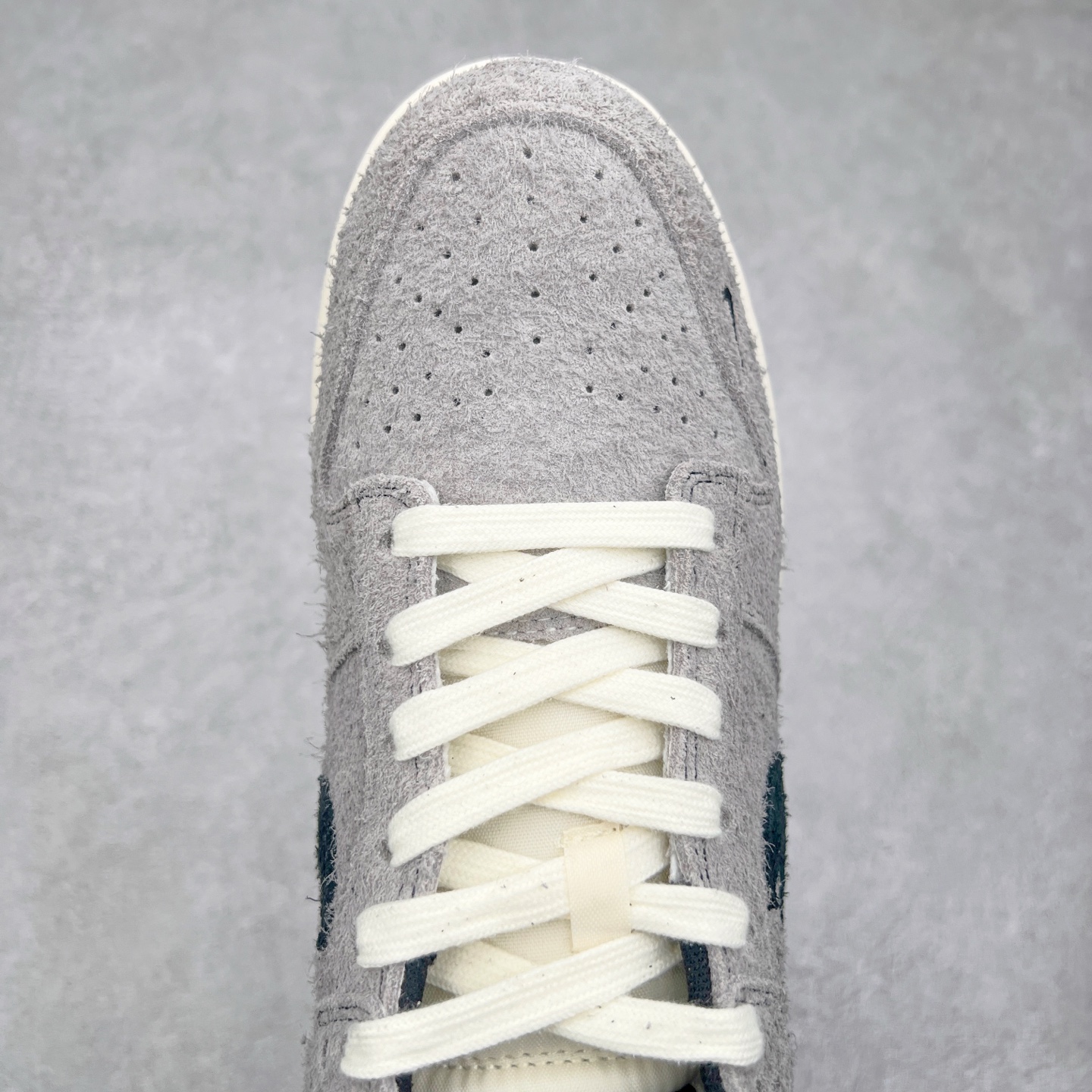 图片[4]-NK Dunk Low 定制配色 MM1089-027 大厂出品 极力推荐 原装头层材料 独家版型蒸餾加工帶來的是更好的视觉和脚感体验大厂纯原品质出货 清洁度 电绣工艺 皮料切割干净无任何毛边 细节完美 实拍调校N版已经零色差零失真 百分百还原实物色彩所见即所得 不存在货不对板色差等低级问题 选购参考实物拍摄 不混卖不参货 只用心做好货严格选品 承诺混一赔十 尺码：36 36.5 37.5 38 38.5 39 40 40.5 41 42 42.5 43 44 44.5 45 46-选品中心