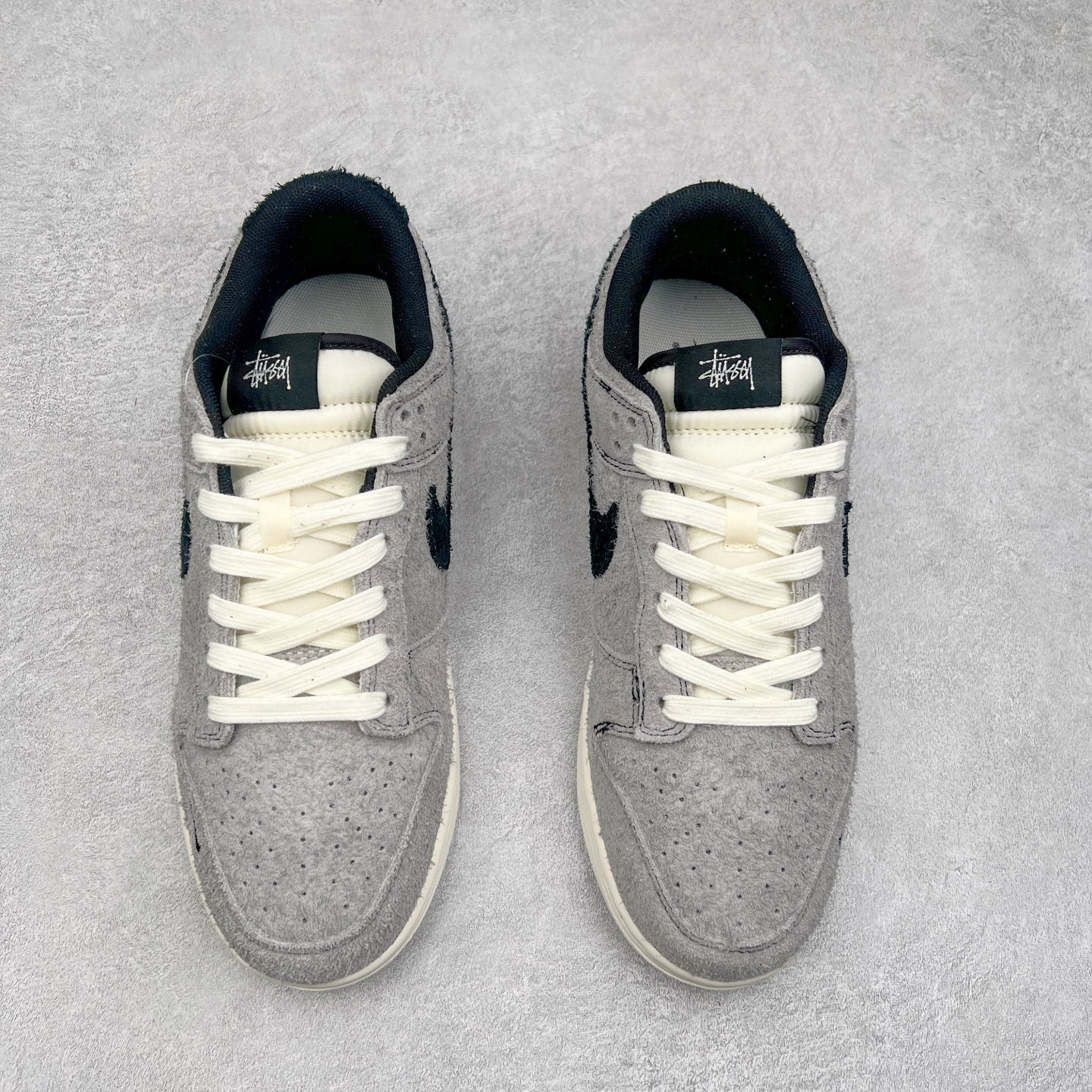 图片[2]-NK Dunk Low 定制配色 MM1089-027 大厂出品 极力推荐 原装头层材料 独家版型蒸餾加工帶來的是更好的视觉和脚感体验大厂纯原品质出货 清洁度 电绣工艺 皮料切割干净无任何毛边 细节完美 实拍调校N版已经零色差零失真 百分百还原实物色彩所见即所得 不存在货不对板色差等低级问题 选购参考实物拍摄 不混卖不参货 只用心做好货严格选品 承诺混一赔十 尺码：36 36.5 37.5 38 38.5 39 40 40.5 41 42 42.5 43 44 44.5 45 46-选品中心