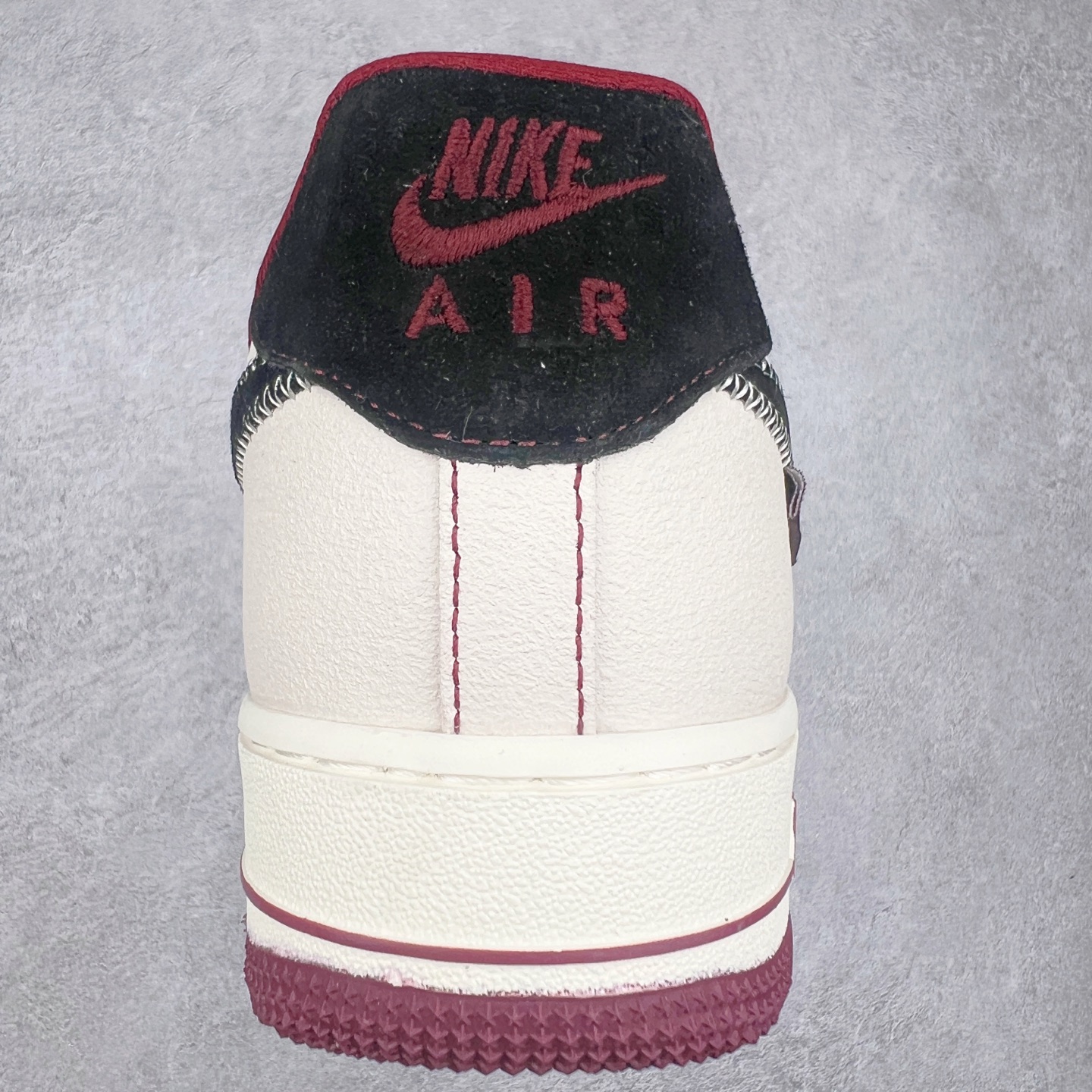 图片[8]-NK Air Force 1´07 Low 空军一号低帮百搭休闲运动板鞋 KK1988-046 柔软、弹性十足的缓震性能和出色的中底设计 横跨复古与现代的外型结合 造就出风靡全球 三十多年的Force 1 直到今天还深受青睐 实拍调校N版已经零色差零失真 百分百还原实物色彩所见即所得 不存在货不对板色差等低级问题 选购参考实物拍摄 不混卖不参货 只用心做好货严格选品 承诺混一赔十 尺码：36 36.5 37.5 38 38.5 39 40 40.5 41 42 42.5 43 44 44.5 45 46-选品中心