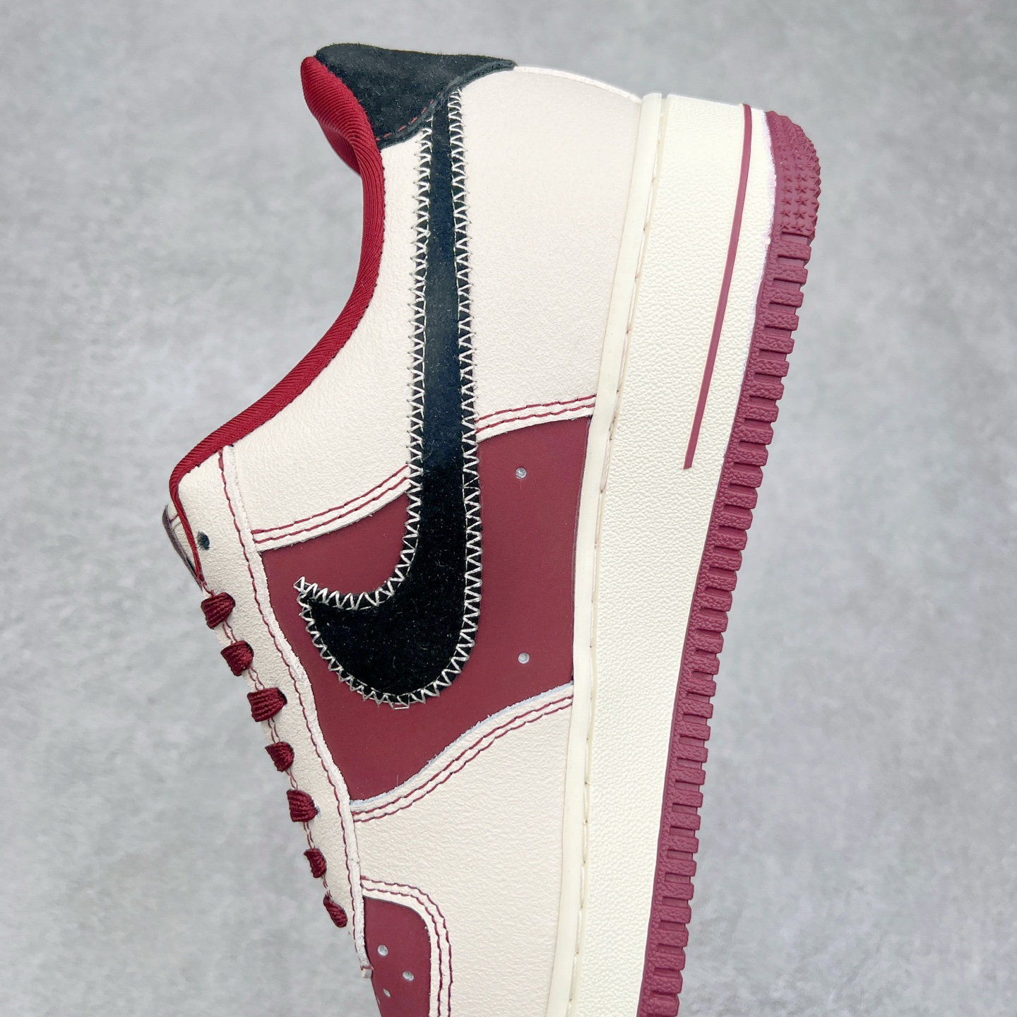 图片[7]-NK Air Force 1´07 Low 空军一号低帮百搭休闲运动板鞋 KK1988-046 柔软、弹性十足的缓震性能和出色的中底设计 横跨复古与现代的外型结合 造就出风靡全球 三十多年的Force 1 直到今天还深受青睐 实拍调校N版已经零色差零失真 百分百还原实物色彩所见即所得 不存在货不对板色差等低级问题 选购参考实物拍摄 不混卖不参货 只用心做好货严格选品 承诺混一赔十 尺码：36 36.5 37.5 38 38.5 39 40 40.5 41 42 42.5 43 44 44.5 45 46-选品中心