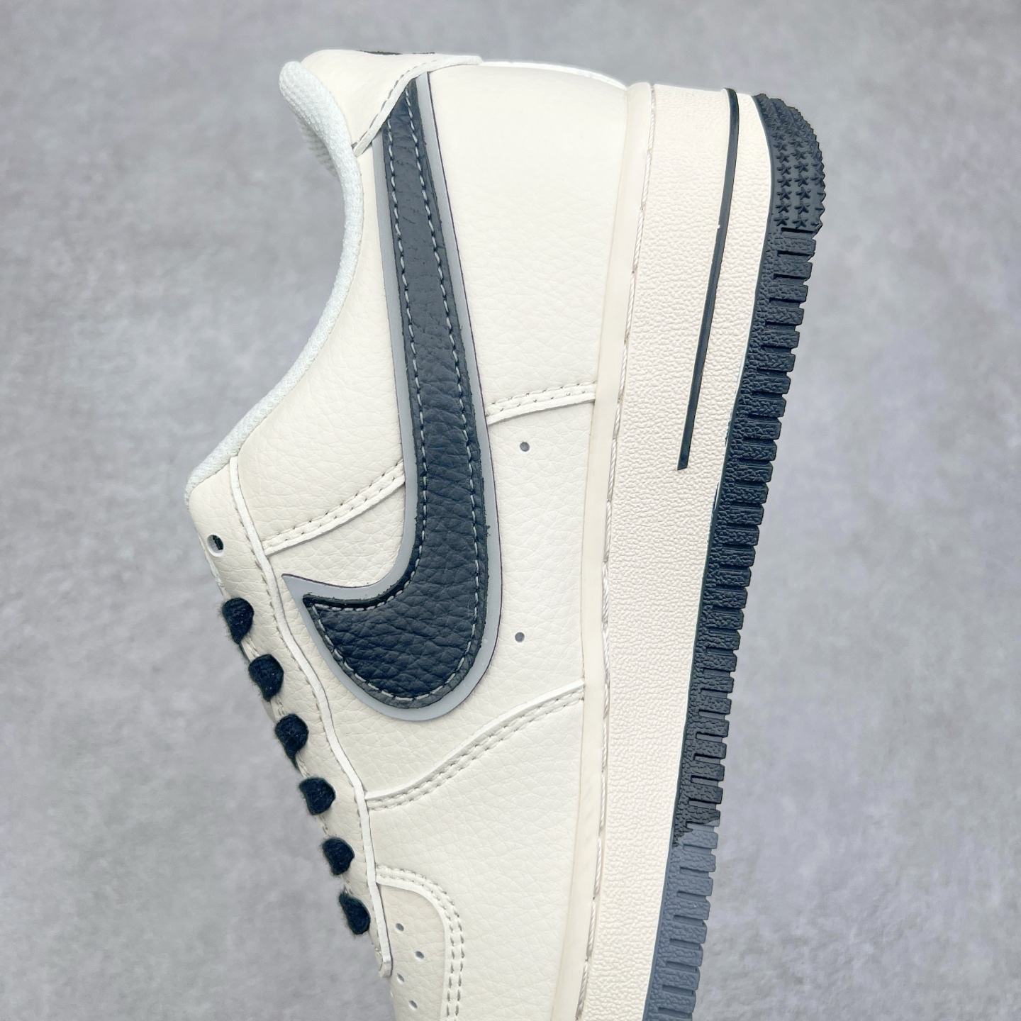 图片[7]-NK Air Force 1´07 Low 空军一号低帮百搭休闲运动板鞋 XZ6188-362 柔软、弹性十足的缓震性能和出色的中底设计 横跨复古与现代的外型结合 造就出风靡全球 三十多年的Force 1 直到今天还深受青睐 尺码：36 36.5 37.5 38 38.5 39 40 40.5 41 42 42.5 43 44 44.5 45-选品中心