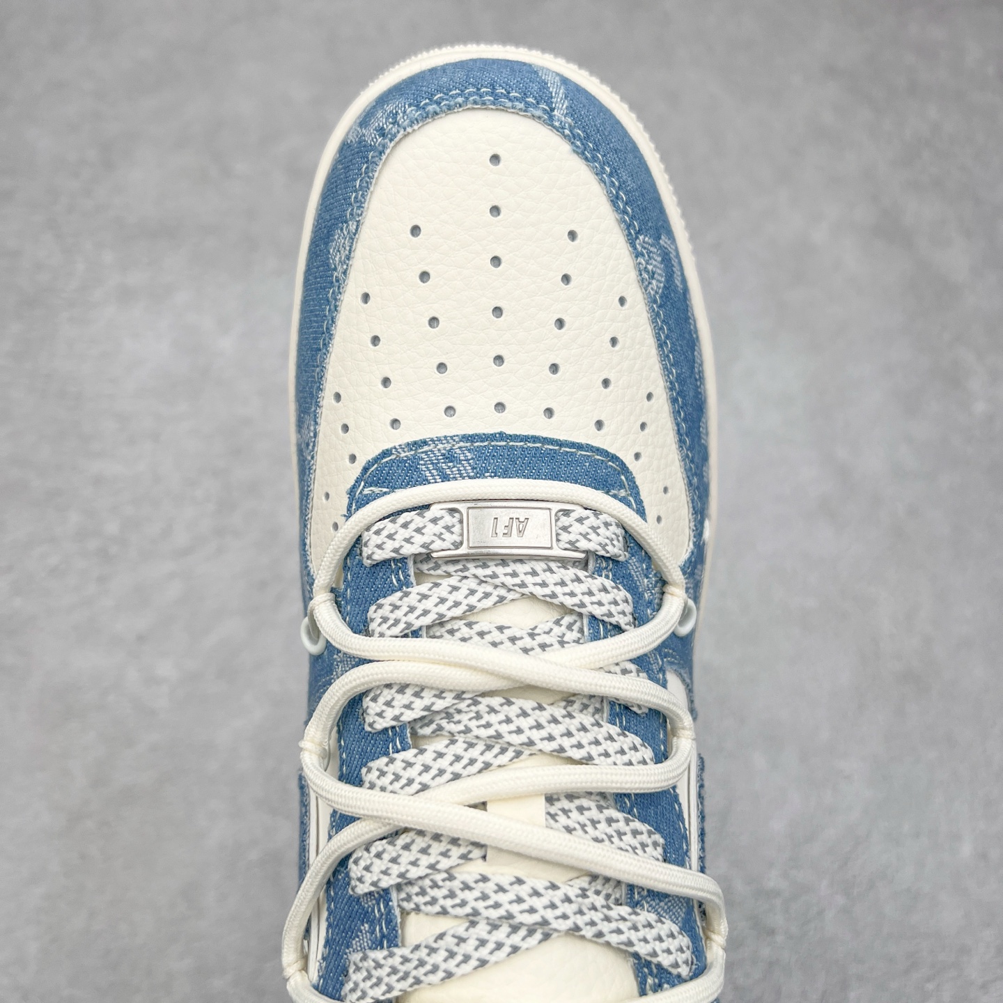 图片[4]-NK Air Force 1´07 Low 空军一号低帮百搭休闲运动板鞋 SJ1198-001 柔软、弹性十足的缓震性能和出色的中底设计 横跨复古与现代的外型结合 造就出风靡全球 三十多年的Force 1 直到今天还深受青睐 尺码：36 36.5 37.5 38 38.5 39 40 40.5 41 42 42.5 43 44 44.5 45-选品中心