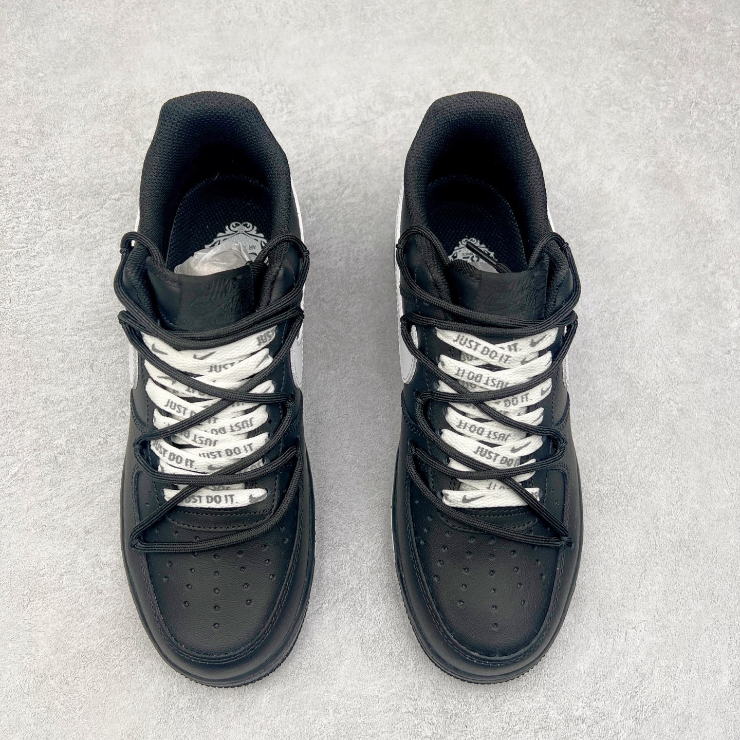 图片[2]-NK Air Force 1´07 Low 空军一号低帮百搭休闲运动板鞋 ZH0316-059 柔软、弹性十足的缓震性能和出色的中底设计 横跨复古与现代的外型结合 造就出风靡全球 三十多年的Force 1 直到今天还深受青睐 实拍调校N版已经零色差零失真 百分百还原实物色彩所见即所得 不存在货不对板色差等低级问题 选购参考实物拍摄 不混卖不参货 只用心做好货严格选品 承诺混一赔十 尺码：36 36.5 37.5 38 38.5 39 40 40.5 41 42 42.5 43 44 44.5 45 46-选品中心