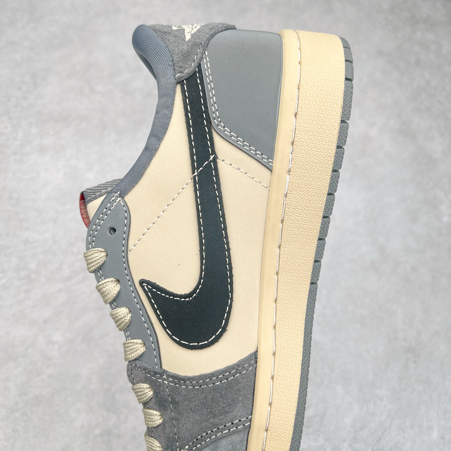 图片[7]-TS x Air Jordan AJ1 Low 倒钩低帮联名定制配色 CH6336-013 原厂内置气垫魔块 A模大底 头层小牛皮 鞋舌AJ原厂专用牛津布+AJ专用反口珍珠布+原厂无杂质高弹内里海棉+特殊封边弹力鞋带 实拍调校N版已经零色差零失真 百分百还原实物色彩所见即所得 不存在货不对板色差等低级问题 选购参考实物拍摄 不混卖不参货 只用心做好货严格选品 承诺混一赔十 尺码：36 36.5 37.5 38 38.5 39 40 40.5 41 42 42.5 43 44 44.5 45-选品中心