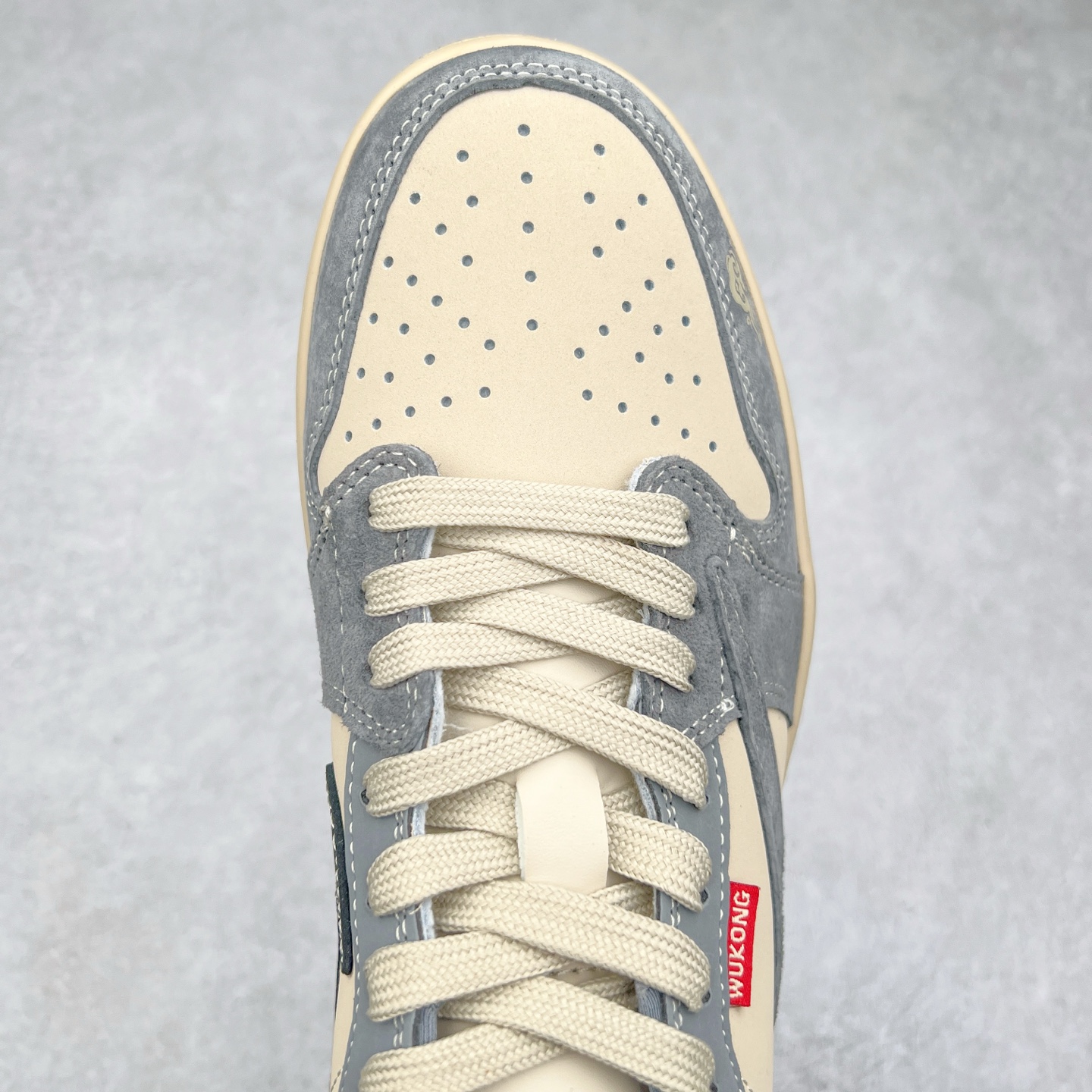 图片[4]-TS x Air Jordan AJ1 Low 倒钩低帮联名定制配色 CH6336-013 原厂内置气垫魔块 A模大底 头层小牛皮 鞋舌AJ原厂专用牛津布+AJ专用反口珍珠布+原厂无杂质高弹内里海棉+特殊封边弹力鞋带 实拍调校N版已经零色差零失真 百分百还原实物色彩所见即所得 不存在货不对板色差等低级问题 选购参考实物拍摄 不混卖不参货 只用心做好货严格选品 承诺混一赔十 尺码：36 36.5 37.5 38 38.5 39 40 40.5 41 42 42.5 43 44 44.5 45-选品中心