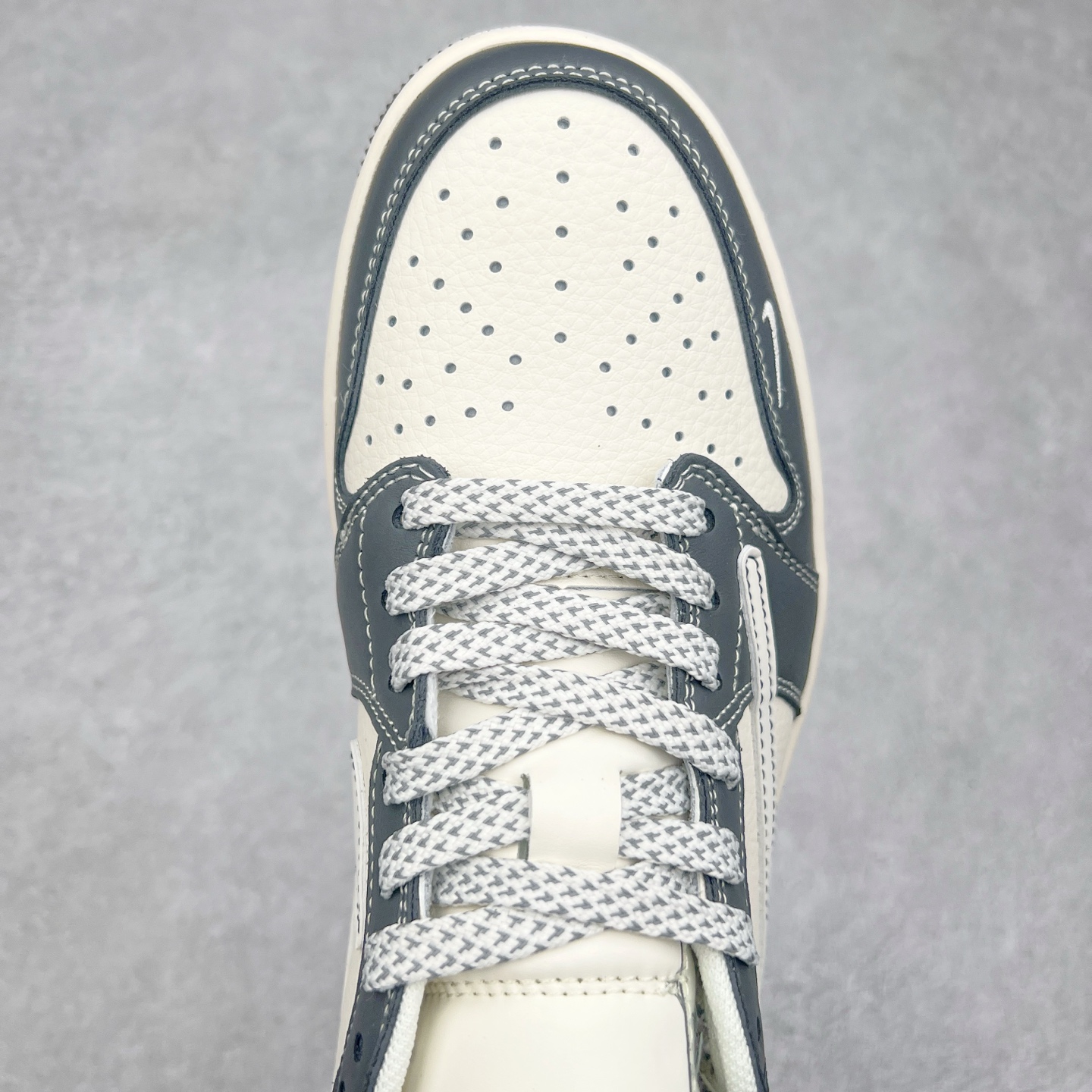 图片[4]-TS x Air Jordan AJ1 Low 倒钩低帮联名定制配色 XS6089-509 原厂内置气垫魔块 A模大底 头层小牛皮 鞋舌AJ原厂专用牛津布+AJ专用反口珍珠布+原厂无杂质高弹内里海棉+特殊封边弹力鞋带 实拍调校N版已经零色差零失真 百分百还原实物色彩所见即所得 不存在货不对板色差等低级问题 选购参考实物拍摄 不混卖不参货 只用心做好货严格选品 承诺混一赔十 尺码：36 36.5 37.5 38 38.5 39 40 40.5 41 42 42.5 43 44 44.5 45-选品中心