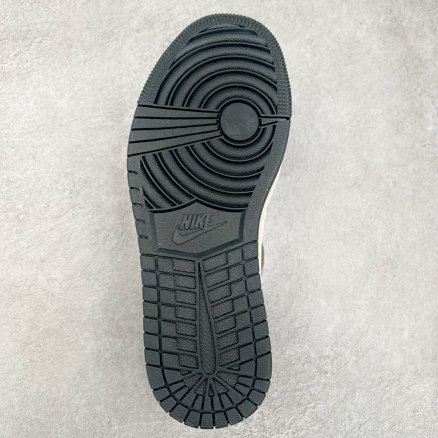 图片[9]-TS x Air Jordan AJ1 Low 倒钩低帮联名定制配色 XS6089-509 原厂内置气垫魔块 A模大底 头层小牛皮 鞋舌AJ原厂专用牛津布+AJ专用反口珍珠布+原厂无杂质高弹内里海棉+特殊封边弹力鞋带 实拍调校N版已经零色差零失真 百分百还原实物色彩所见即所得 不存在货不对板色差等低级问题 选购参考实物拍摄 不混卖不参货 只用心做好货严格选品 承诺混一赔十 尺码：36 36.5 37.5 38 38.5 39 40 40.5 41 42 42.5 43 44 44.5 45-选品中心