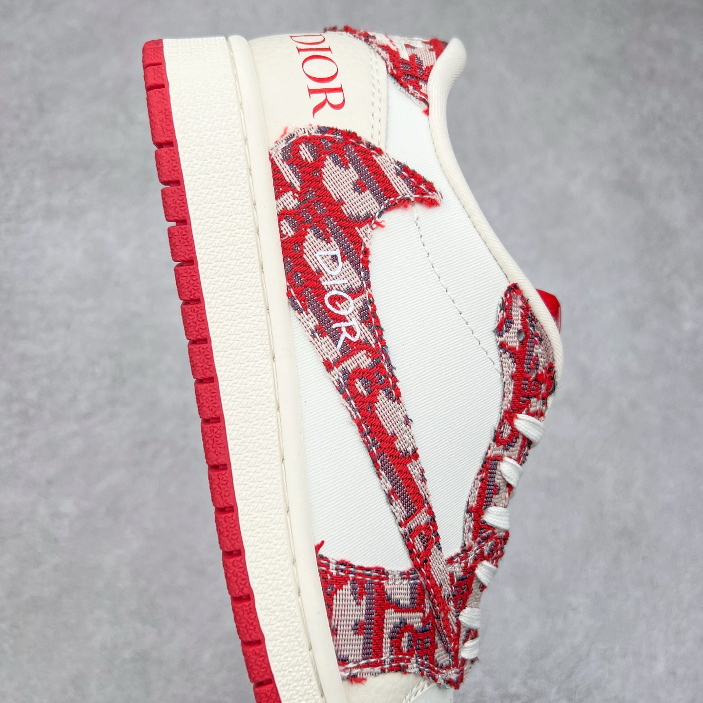 图片[6]-TS x Air Jordan AJ1 Low 倒钩低帮联名定制配色 XS2024-042 原厂内置气垫魔块 A模大底 头层小牛皮 鞋舌AJ原厂专用牛津布+AJ专用反口珍珠布+原厂无杂质高弹内里海棉+特殊封边弹力鞋带 实拍调校N版已经零色差零失真 百分百还原实物色彩所见即所得 不存在货不对板色差等低级问题 选购参考实物拍摄 不混卖不参货 只用心做好货严格选品 承诺混一赔十 尺码：36 36.5 37.5 38 38.5 39 40 40.5 41 42 42.5 43 44 44.5 45-选品中心