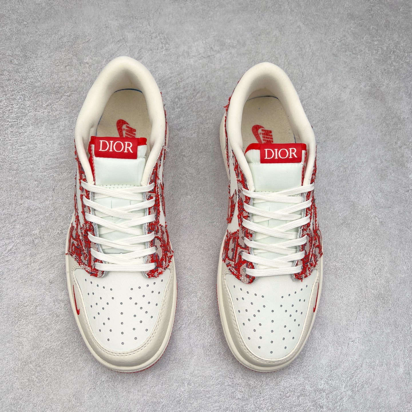 图片[2]-TS x Air Jordan AJ1 Low 倒钩低帮联名定制配色 XS2024-042 原厂内置气垫魔块 A模大底 头层小牛皮 鞋舌AJ原厂专用牛津布+AJ专用反口珍珠布+原厂无杂质高弹内里海棉+特殊封边弹力鞋带 实拍调校N版已经零色差零失真 百分百还原实物色彩所见即所得 不存在货不对板色差等低级问题 选购参考实物拍摄 不混卖不参货 只用心做好货严格选品 承诺混一赔十 尺码：36 36.5 37.5 38 38.5 39 40 40.5 41 42 42.5 43 44 44.5 45-选品中心