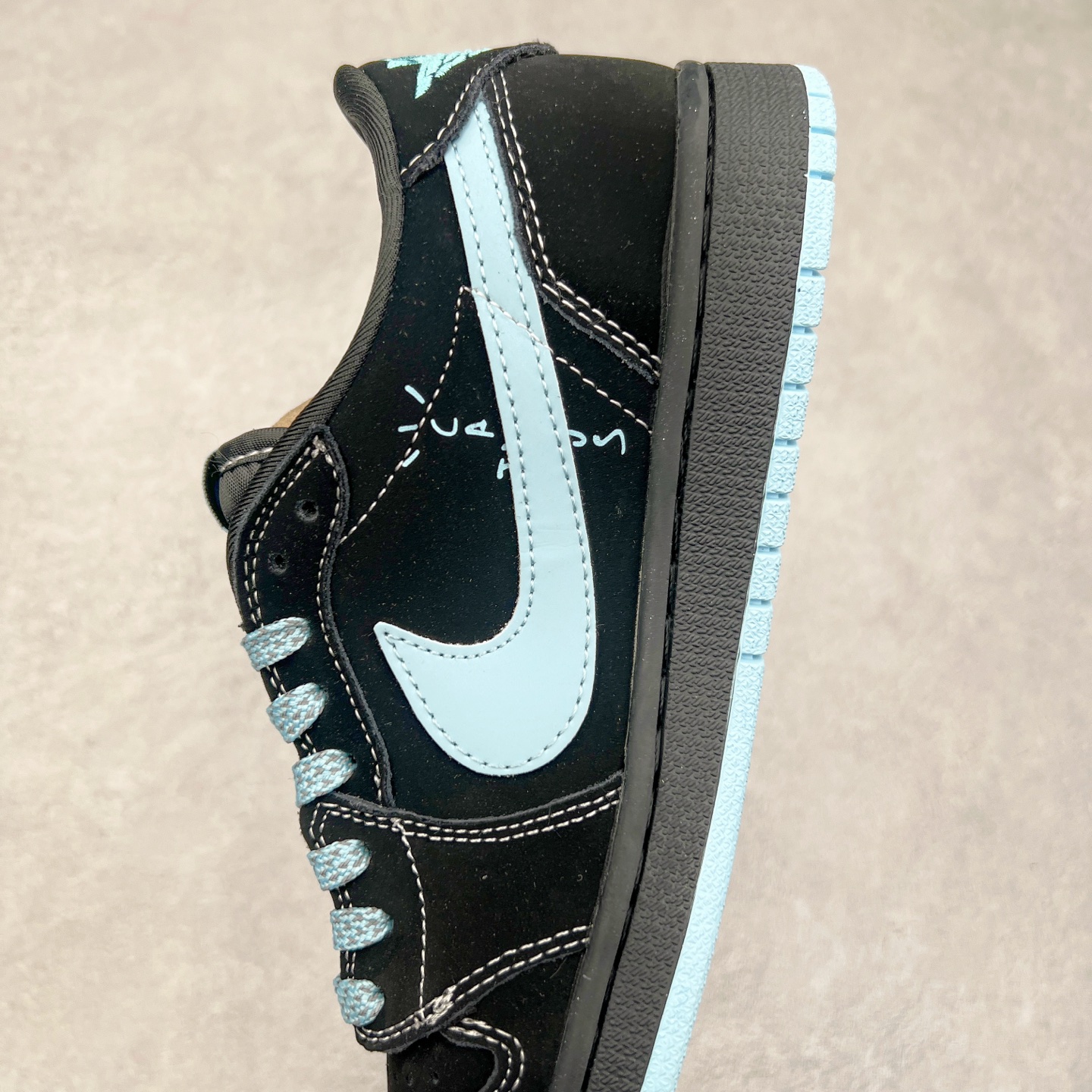 图片[7]-TS x Air Jordan AJ1 Low 倒钩低帮联名定制配色 XS2024-008 原厂内置气垫魔块 A模大底 头层小牛皮 鞋舌AJ原厂专用牛津布+AJ专用反口珍珠布+原厂无杂质高弹内里海棉+特殊封边弹力鞋带 实拍调校N版已经零色差零失真 百分百还原实物色彩所见即所得 不存在货不对板色差等低级问题 选购参考实物拍摄 不混卖不参货 只用心做好货严格选品 承诺混一赔十 尺码：36 36.5 37.5 38 38.5 39 40 40.5 41 42 42.5 43 44 44.5 45-选品中心