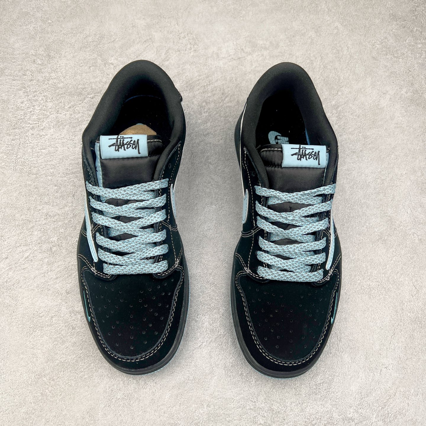 图片[2]-TS x Air Jordan AJ1 Low 倒钩低帮联名定制配色 XS2024-008 原厂内置气垫魔块 A模大底 头层小牛皮 鞋舌AJ原厂专用牛津布+AJ专用反口珍珠布+原厂无杂质高弹内里海棉+特殊封边弹力鞋带 实拍调校N版已经零色差零失真 百分百还原实物色彩所见即所得 不存在货不对板色差等低级问题 选购参考实物拍摄 不混卖不参货 只用心做好货严格选品 承诺混一赔十 尺码：36 36.5 37.5 38 38.5 39 40 40.5 41 42 42.5 43 44 44.5 45-选品中心