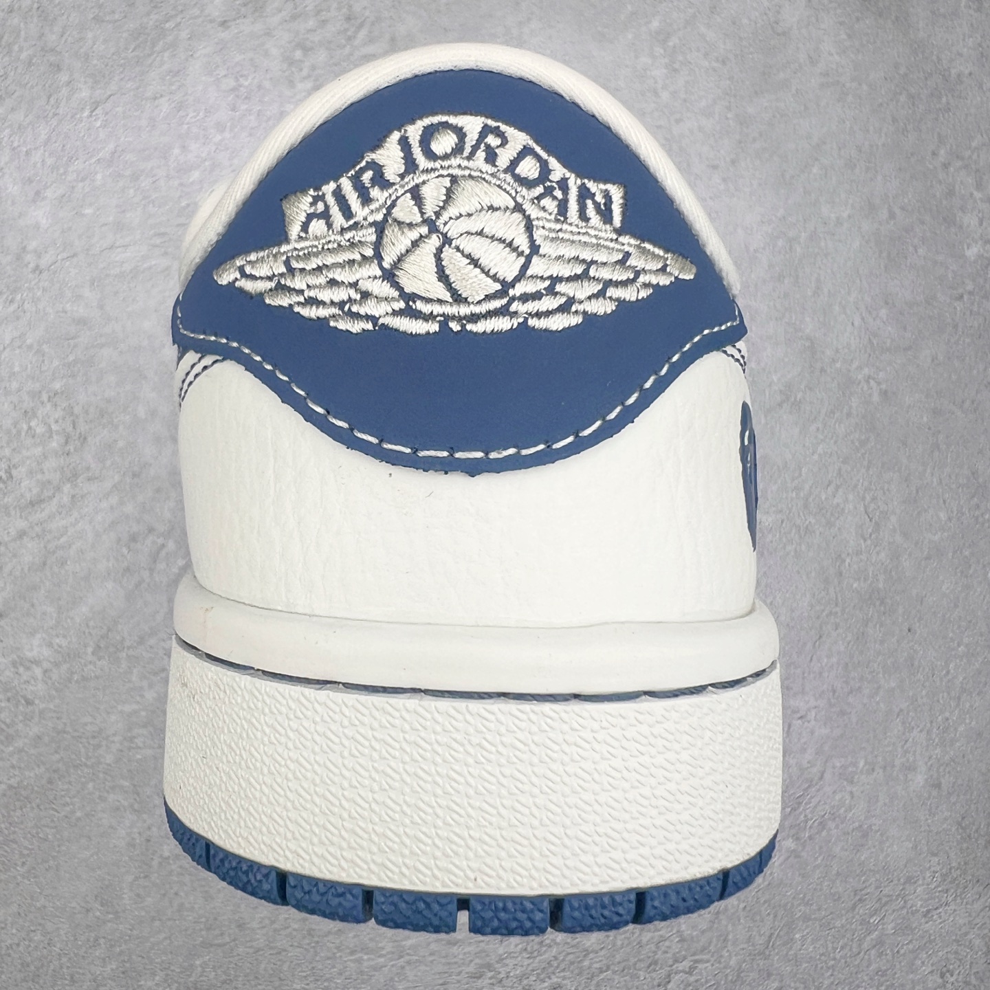 图片[8]-TS x Air Jordan AJ1 Low 倒钩低帮联名定制配色 CH6336-008 原厂内置气垫魔块 A模大底 头层小牛皮 鞋舌AJ原厂专用牛津布+AJ专用反口珍珠布+原厂无杂质高弹内里海棉+特殊封边弹力鞋带 实拍调校N版已经零色差零失真 百分百还原实物色彩所见即所得 不存在货不对板色差等低级问题 选购参考实物拍摄 不混卖不参货 只用心做好货严格选品 承诺混一赔十 尺码：36 36.5 37.5 38 38.5 39 40 40.5 41 42 42.5 43 44 44.5 45-选品中心