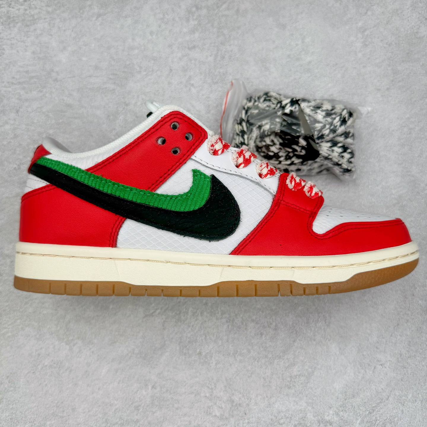 图片[6]-＃GT纯原特价福利 NK SB Dunk Low 系列 注意价格再次下调 之前3XX的东西 白菜价终极捡漏 全套原楦原模倾力打造完美版型 原厂Sadesa D7 皮料 细纹排气孔完全一致 独家原厂航空铝磨具打磨大底 鞋头坡度极致还原 无解鞋型 原盒原配 圈内天花板工艺 原厂冲刀 超高清洁度 全鞋零毛边皮料切割 采用原厂百宏鞋带以及原厂百宏织唛舌标 内标可供原厂几率过验 原厂中底布点胶 原厂中底布拉帮走线遵循公司 实拍调校N版已经零色差零失真 百分百还原实物色彩所见即所得 不存在货不对板色差等低级问题 选购参考实物拍摄 不混卖不参货 只用心做好货严格选品 承诺混一赔十 尺码对应库存明细‼️-选品中心