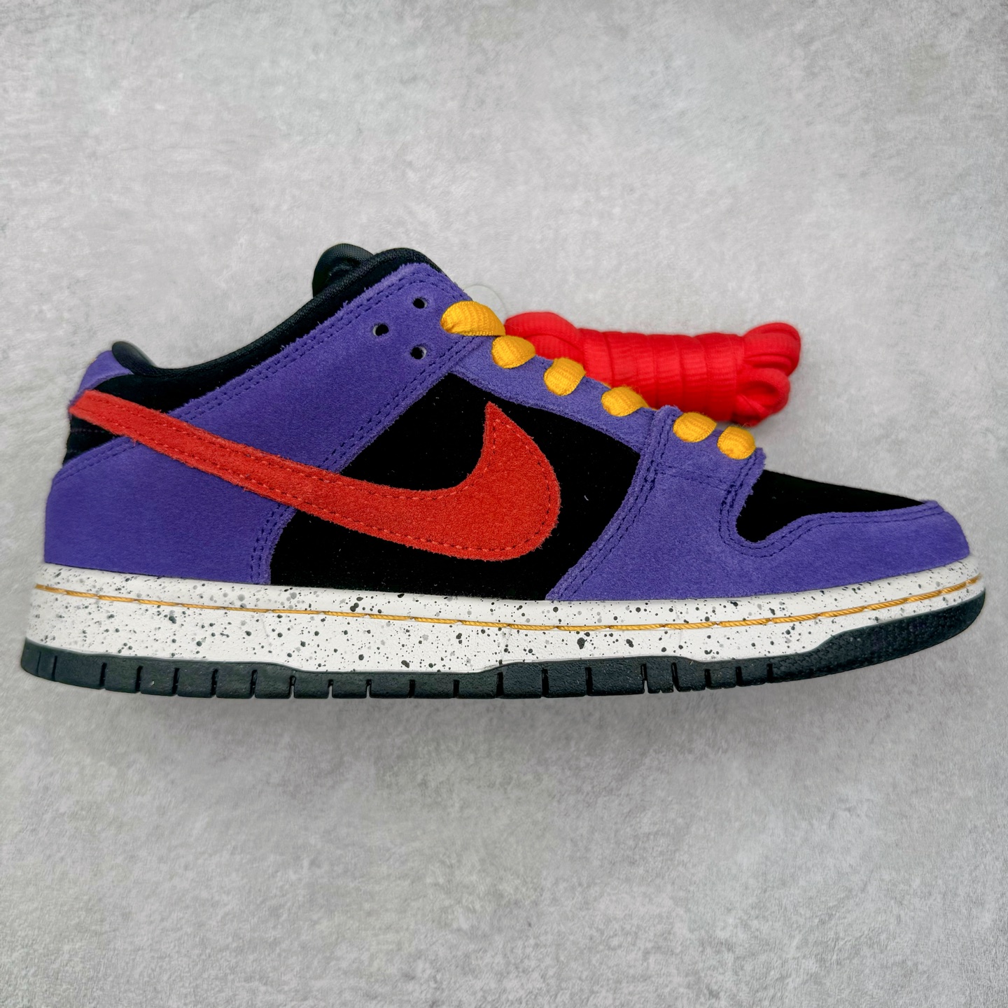 图片[2]-＃GT纯原特价福利 NK SB Dunk Low 系列 注意价格再次下调 之前3XX的东西 白菜价终极捡漏 全套原楦原模倾力打造完美版型 原厂Sadesa D7 皮料 细纹排气孔完全一致 独家原厂航空铝磨具打磨大底 鞋头坡度极致还原 无解鞋型 原盒原配 圈内天花板工艺 原厂冲刀 超高清洁度 全鞋零毛边皮料切割 采用原厂百宏鞋带以及原厂百宏织唛舌标 内标可供原厂几率过验 原厂中底布点胶 原厂中底布拉帮走线遵循公司 实拍调校N版已经零色差零失真 百分百还原实物色彩所见即所得 不存在货不对板色差等低级问题 选购参考实物拍摄 不混卖不参货 只用心做好货严格选品 承诺混一赔十 尺码对应库存明细‼️-选品中心