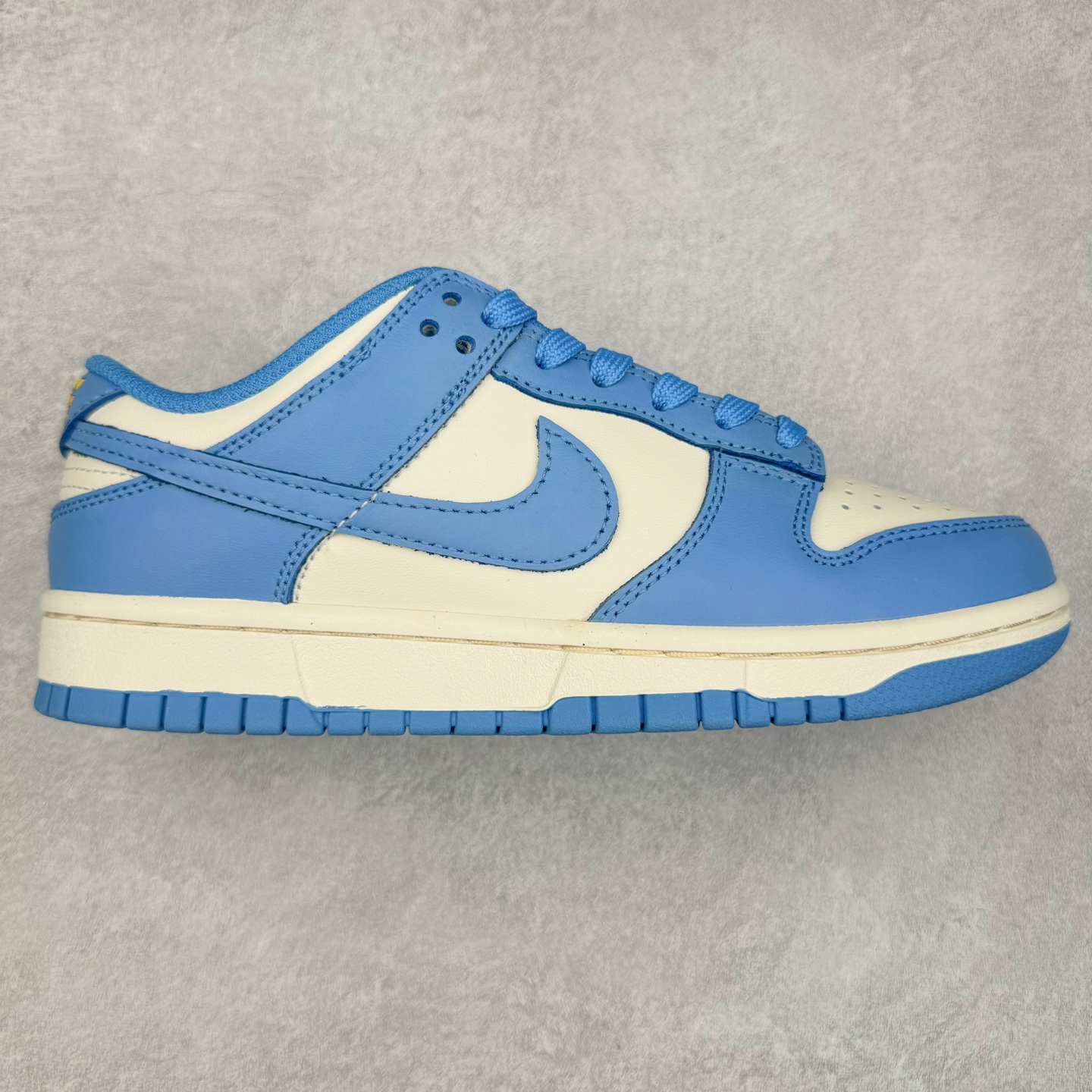 图片[9]-＃GT纯原特价福利 NK SB Dunk Low 系列 注意价格再次下调 之前3XX的东西 白菜价终极捡漏 全套原楦原模倾力打造完美版型 原厂Sadesa D7 皮料 细纹排气孔完全一致 独家原厂航空铝磨具打磨大底 鞋头坡度极致还原 无解鞋型 原盒原配 圈内天花板工艺 原厂冲刀 超高清洁度 全鞋零毛边皮料切割 采用原厂百宏鞋带以及原厂百宏织唛舌标 内标可供原厂几率过验 原厂中底布点胶 原厂中底布拉帮走线遵循公司 实拍调校N版已经零色差零失真 百分百还原实物色彩所见即所得 不存在货不对板色差等低级问题 选购参考实物拍摄 不混卖不参货 只用心做好货严格选品 承诺混一赔十 尺码对应库存明细‼️-选品中心