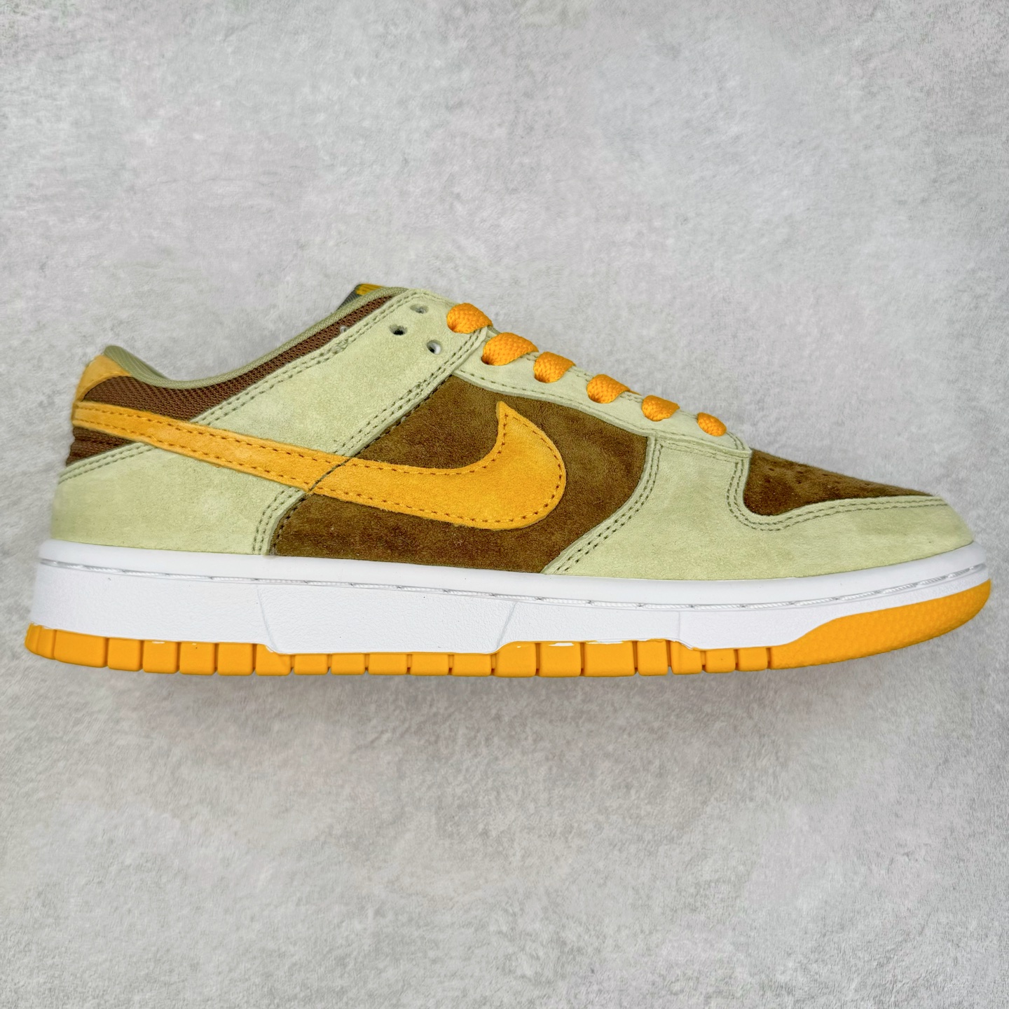 图片[6]-＃GT纯原特价福利 NK SB Dunk Low 系列 注意价格再次下调 之前3XX的东西 白菜价终极捡漏 全套原楦原模倾力打造完美版型 原厂Sadesa D7 皮料 细纹排气孔完全一致 独家原厂航空铝磨具打磨大底 鞋头坡度极致还原 无解鞋型 原盒原配 圈内天花板工艺 原厂冲刀 超高清洁度 全鞋零毛边皮料切割 采用原厂百宏鞋带以及原厂百宏织唛舌标 内标可供原厂几率过验 原厂中底布点胶 原厂中底布拉帮走线遵循公司 实拍调校N版已经零色差零失真 百分百还原实物色彩所见即所得 不存在货不对板色差等低级问题 选购参考实物拍摄 不混卖不参货 只用心做好货严格选品 承诺混一赔十 尺码对应库存明细‼️-选品中心