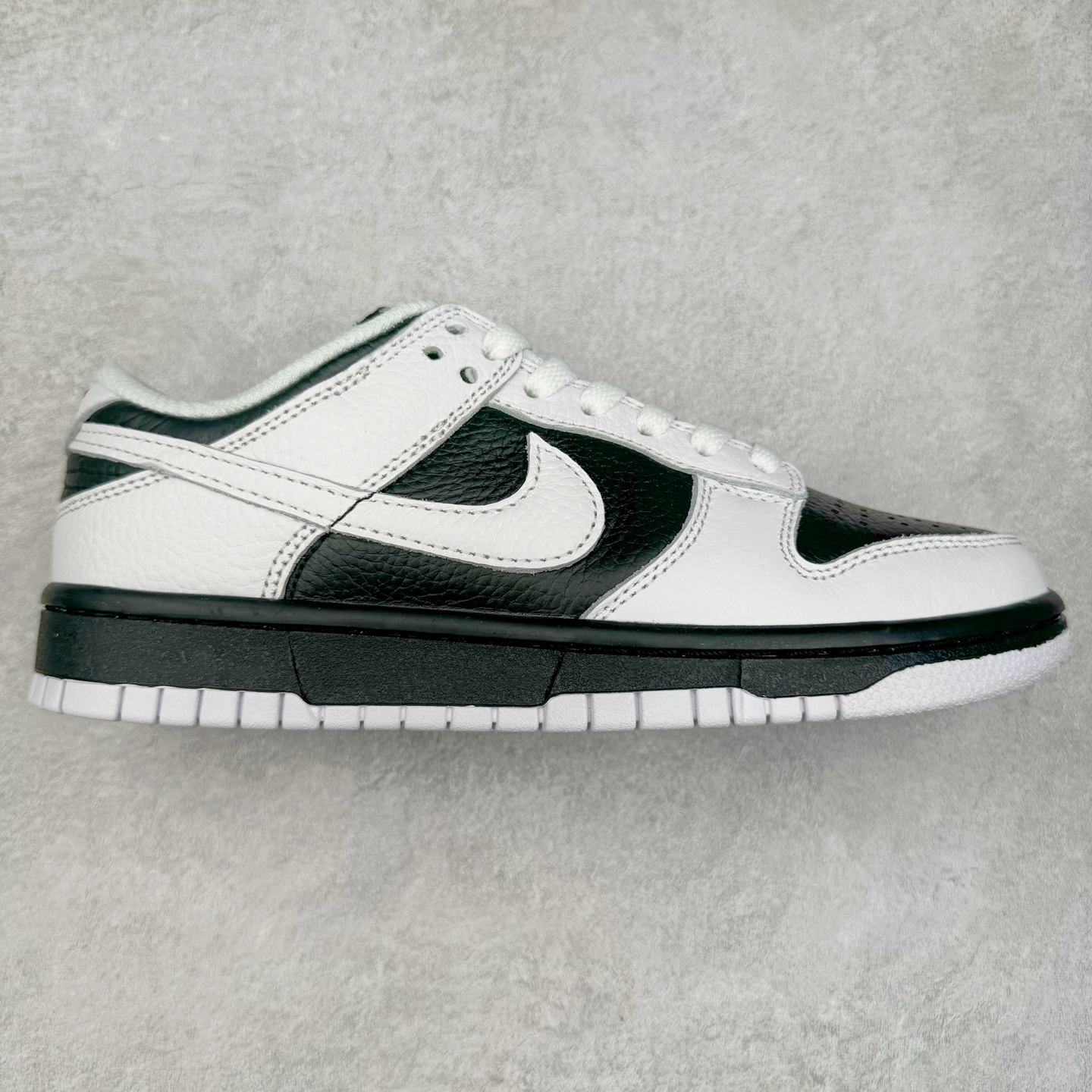 图片[7]-＃GT纯原特价福利 NK SB Dunk Low 系列 注意价格再次下调 之前3XX的东西 白菜价终极捡漏 全套原楦原模倾力打造完美版型 原厂Sadesa D7 皮料 细纹排气孔完全一致 独家原厂航空铝磨具打磨大底 鞋头坡度极致还原 无解鞋型 原盒原配 圈内天花板工艺 原厂冲刀 超高清洁度 全鞋零毛边皮料切割 采用原厂百宏鞋带以及原厂百宏织唛舌标 内标可供原厂几率过验 原厂中底布点胶 原厂中底布拉帮走线遵循公司 实拍调校N版已经零色差零失真 百分百还原实物色彩所见即所得 不存在货不对板色差等低级问题 选购参考实物拍摄 不混卖不参货 只用心做好货严格选品 承诺混一赔十 尺码对应库存明细‼️-选品中心