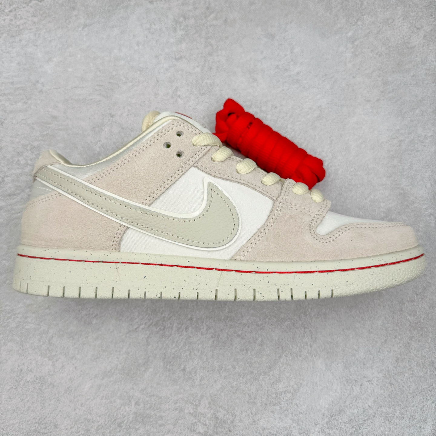 图片[9]-＃GT纯原特价福利 NK SB Dunk Low 系列 注意价格再次下调 之前3XX的东西 白菜价终极捡漏 全套原楦原模倾力打造完美版型 原厂Sadesa D7 皮料 细纹排气孔完全一致 独家原厂航空铝磨具打磨大底 鞋头坡度极致还原 无解鞋型 原盒原配 圈内天花板工艺 原厂冲刀 超高清洁度 全鞋零毛边皮料切割 采用原厂百宏鞋带以及原厂百宏织唛舌标 内标可供原厂几率过验 原厂中底布点胶 原厂中底布拉帮走线遵循公司 实拍调校N版已经零色差零失真 百分百还原实物色彩所见即所得 不存在货不对板色差等低级问题 选购参考实物拍摄 不混卖不参货 只用心做好货严格选品 承诺混一赔十 尺码对应库存明细‼️-选品中心