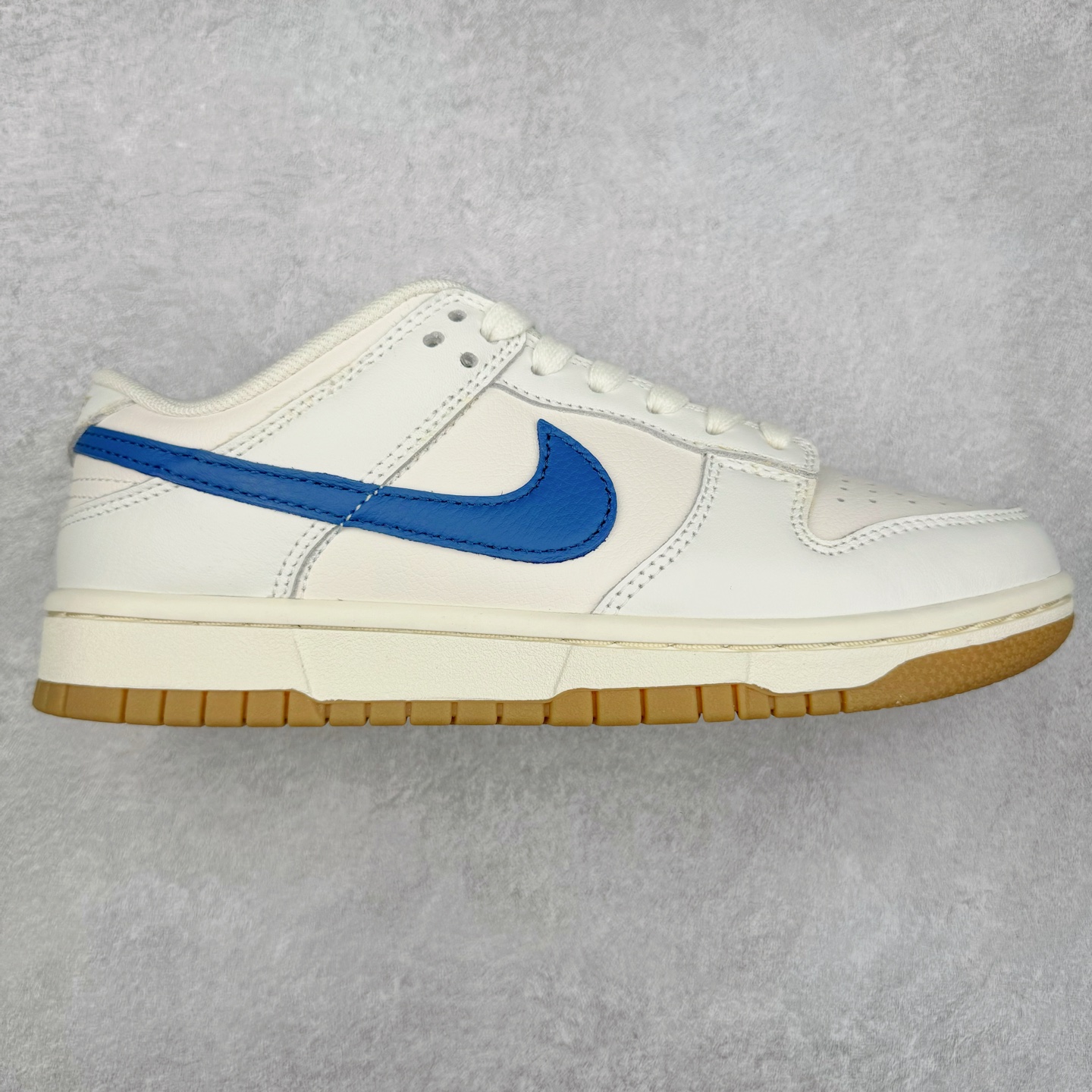 图片[4]-＃GT纯原特价福利 NK SB Dunk Low 系列 注意价格再次下调 之前3XX的东西 白菜价终极捡漏 全套原楦原模倾力打造完美版型 原厂Sadesa D7 皮料 细纹排气孔完全一致 独家原厂航空铝磨具打磨大底 鞋头坡度极致还原 无解鞋型 原盒原配 圈内天花板工艺 原厂冲刀 超高清洁度 全鞋零毛边皮料切割 采用原厂百宏鞋带以及原厂百宏织唛舌标 内标可供原厂几率过验 原厂中底布点胶 原厂中底布拉帮走线遵循公司 实拍调校N版已经零色差零失真 百分百还原实物色彩所见即所得 不存在货不对板色差等低级问题 选购参考实物拍摄 不混卖不参货 只用心做好货严格选品 承诺混一赔十 尺码对应库存明细‼️-选品中心