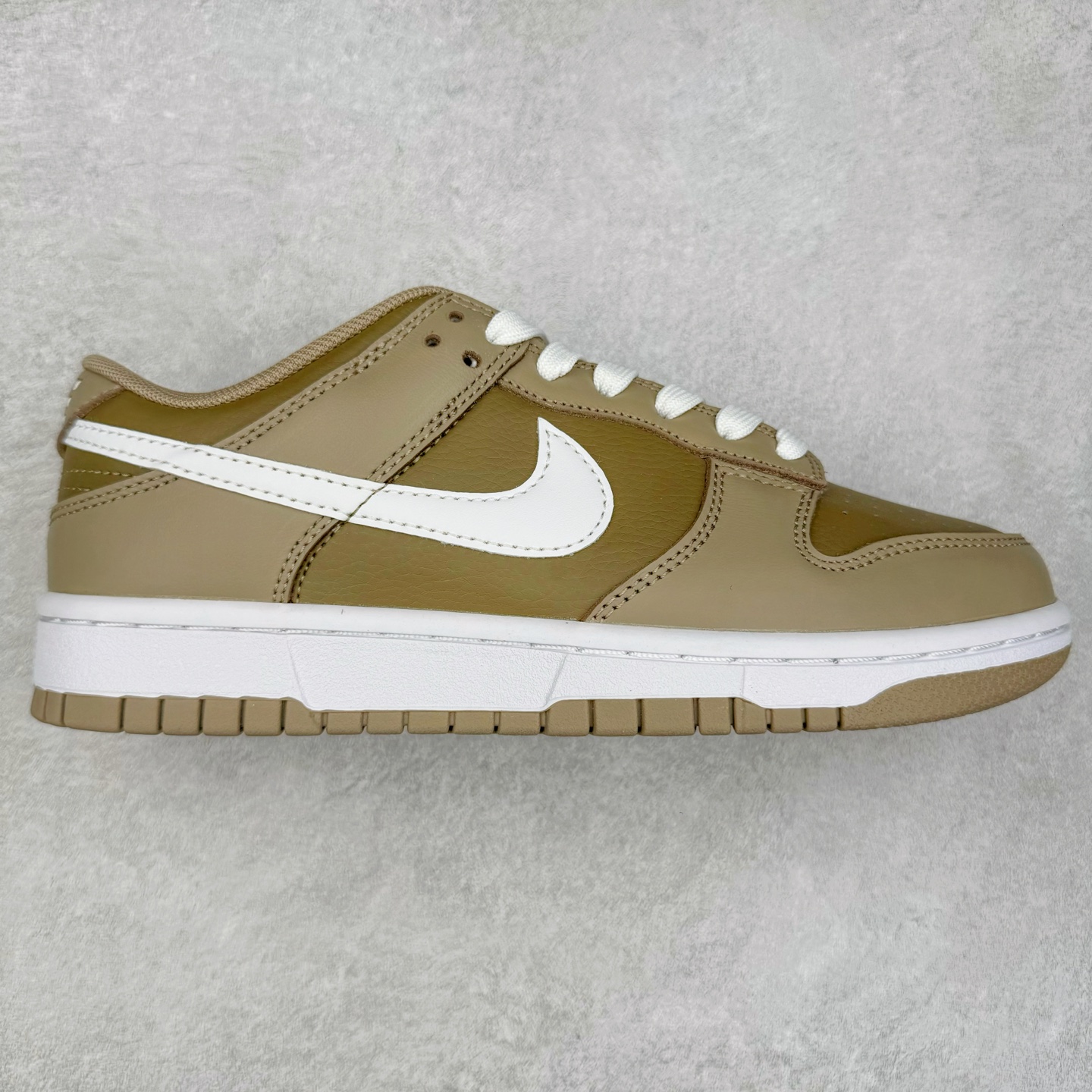 图片[3]-＃GT纯原特价福利 NK SB Dunk Low 系列 注意价格再次下调 之前3XX的东西 白菜价终极捡漏 全套原楦原模倾力打造完美版型 原厂Sadesa D7 皮料 细纹排气孔完全一致 独家原厂航空铝磨具打磨大底 鞋头坡度极致还原 无解鞋型 原盒原配 圈内天花板工艺 原厂冲刀 超高清洁度 全鞋零毛边皮料切割 采用原厂百宏鞋带以及原厂百宏织唛舌标 内标可供原厂几率过验 原厂中底布点胶 原厂中底布拉帮走线遵循公司 实拍调校N版已经零色差零失真 百分百还原实物色彩所见即所得 不存在货不对板色差等低级问题 选购参考实物拍摄 不混卖不参货 只用心做好货严格选品 承诺混一赔十 尺码对应库存明细‼️-选品中心