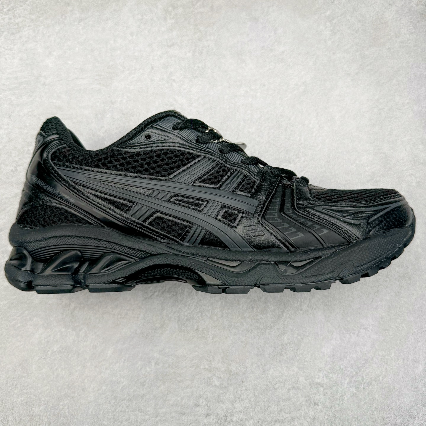 图片[12]-＃特价福利 ASICS GEL-KAYANO 14 亚瑟士K14系列户外复古潮流百搭织物合成革缓震休闲跑步鞋 原装纸板楦头开发 独家私模五层组合大底 原厂定制缓震硅胶加持 原盒原配 官方四联吊牌 原装Ortholite轻量化鞋垫 设计师 Hidenori Yamashita 以「Flash」一词为灵感 创造出未来感金属色鞋面 改造升级内在性能 由内而外全面革新 为 GEL-KAYANO 家族传承及经典跑鞋文化的延续 创下里程碑式作品 K14跑鞋重新诠释了复古的跑步形状 并以其 2000 年代后期的美学理念重新铺装 银色与蓝色的鞋面极为高档 网面铺陈与鞋面、鞋头多处细节位增添了透气性 鞋后跟部中底上以及多密度耐磨鞋底增加了 GEL 缓震胶 提供高抗冲击性、缓冲性、可保护脚部免受地面冲击的影响 穿着舒适性十足 实拍调校N版已经零色差零失真 百分百还原实物色彩所见即所得 不存在货不对板色差等低级问题 选购参考实物拍摄 不混卖不参货 只用心做好货严格选品 承诺混一赔十 尺码：36 36.5 37.5 38 38.5 39 40 40.5 41 42 42.5 43 44 44.5 45-选品中心