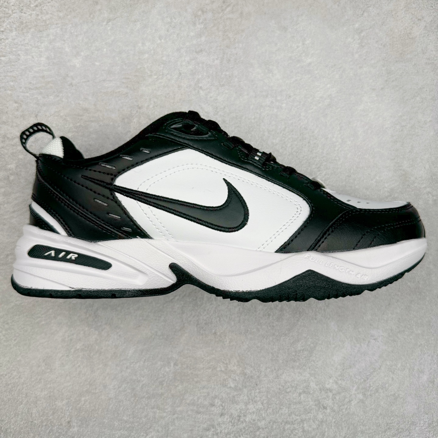 NK Air Monarch IV M2K Tekno 复古运动老爹鞋 正确原楦开发版型 内置Air气垫版本 细节完美还原 复古潮流优质皮革打造鞋面 夸张流线极符 风靡老爹元素 外形延续当下潮流得未来感老爹鞋 设计干净配色风格也带有浓郁的复古感受 极为独特 货号：415445-168 尺码：36 36.5 37.5 38 38.5 39 40 40.5 41 42 42.5 43 44 44.5 45-选品中心