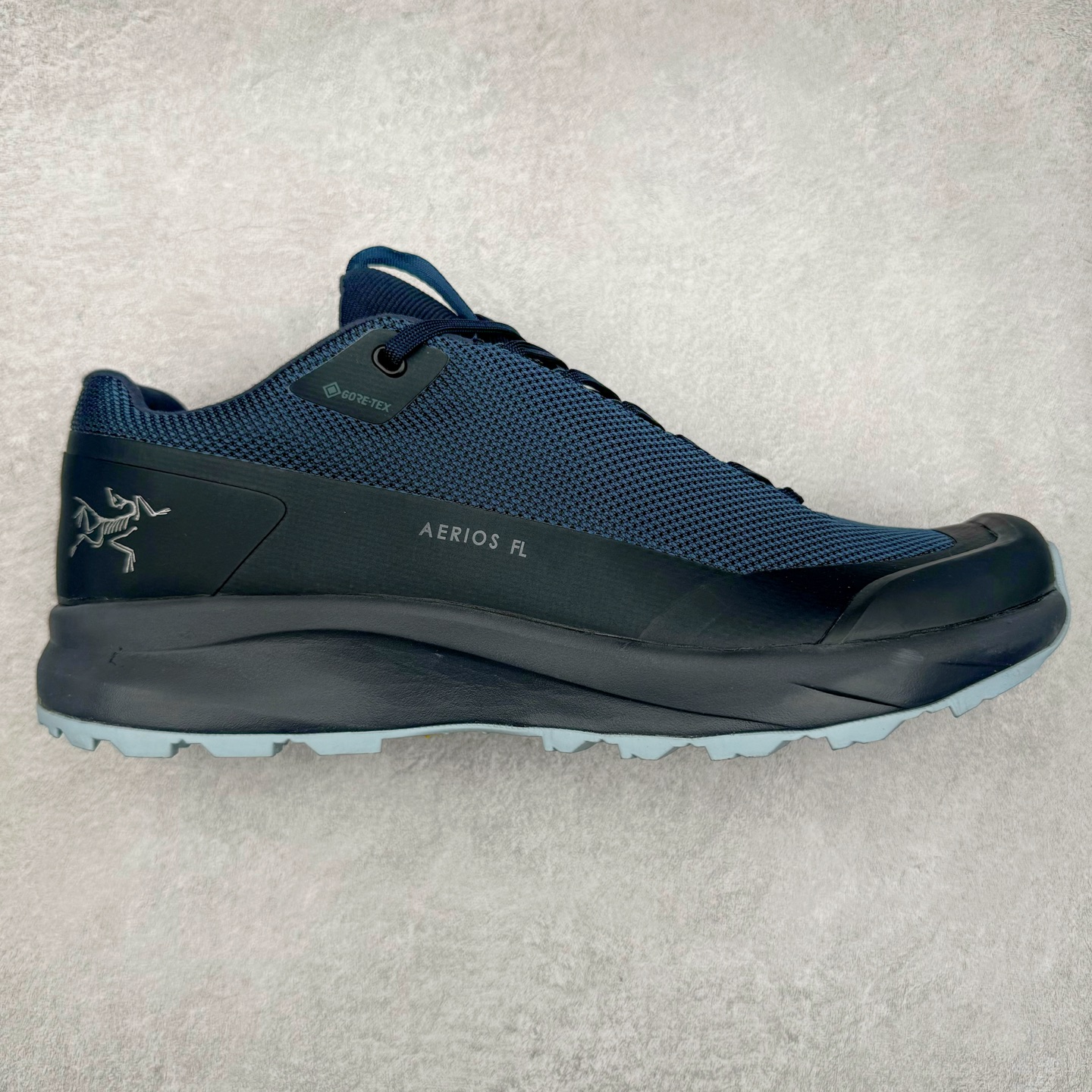 ＃HP Arcteryx Norvan LD 4 GTX Hardloopschoen 始祖鸟户外防水透气低帮徒步登山鞋 Arcteryx中文名始祖鸟 加拿大户外服饰品牌 1989年创立于加拿大温哥华 始祖鸟来自加拿大海岸山脉 植根高山的专业户外品牌 始终秉承对精湛设计和工艺孜孜以求的准则 从1989年创立至今 Arcteryx始终不断在产品设计与做工上不惜工本 以满足始祖鸟的标准 品质、设计以及精简的理念造就了其良好的性能 并能满足严苛环境下的使用需求 尺码：39 40 41 42 43 44 45-选品中心