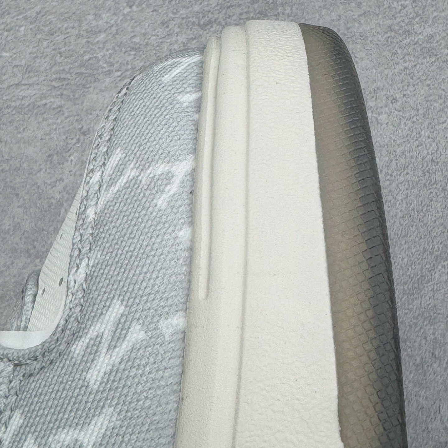 图片[10]-＃PB过验版 MLB Chunky Liner Basic 复古印花学长鞋系列低帮轻量增高厚底百搭休闲运动慢跑鞋板鞋 Korea韩国联名NY美国榄球纽约洋基队限定 目前可过轻松秒过各类鉴定 能操作的私聊 韩国代购专供 左脚内置NFC感应 区别市面贴纸假芯片 MLB专用菱形双针中底布 重点细节中底布带注胶孔 原厂NFC感应吊牌 支持鉴定 一个两位数 原盒原标 全套原楦原纸板原厂数据开发 中韩文保养标贴 绿色防霉片 平台代购专供 独家一比一RB+MD组合大底 高频后跟小人Logo精准对位立体饱满 正确网布加超迁鞋面 转印中底走线紧密 转印Logo工艺表层防刮不掉色 尺码：35 36 36.5 37.5 38 38.5 39 40 40.5 41 42 42.5 43 44 44.5 45-选品中心