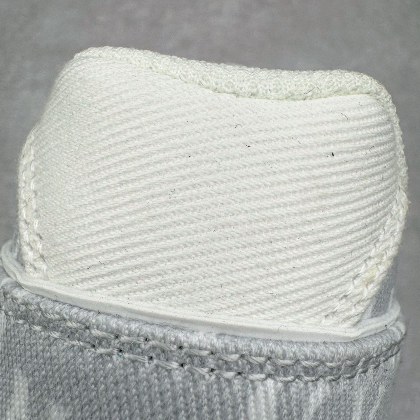 图片[15]-＃PB过验版 MLB Chunky Liner Basic 复古印花学长鞋系列低帮轻量增高厚底百搭休闲运动慢跑鞋板鞋 Korea韩国联名NY美国榄球纽约洋基队限定 目前可过轻松秒过各类鉴定 能操作的私聊 韩国代购专供 左脚内置NFC感应 区别市面贴纸假芯片 MLB专用菱形双针中底布 重点细节中底布带注胶孔 原厂NFC感应吊牌 支持鉴定 一个两位数 原盒原标 全套原楦原纸板原厂数据开发 中韩文保养标贴 绿色防霉片 平台代购专供 独家一比一RB+MD组合大底 高频后跟小人Logo精准对位立体饱满 正确网布加超迁鞋面 转印中底走线紧密 转印Logo工艺表层防刮不掉色 尺码：35 36 36.5 37.5 38 38.5 39 40 40.5 41 42 42.5 43 44 44.5 45-选品中心