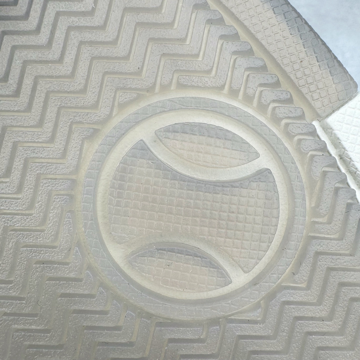 图片[17]-＃PB过验版 MLB Chunky Liner Basic 复古印花学长鞋系列低帮轻量增高厚底百搭休闲运动慢跑鞋板鞋 Korea韩国联名NY美国榄球纽约洋基队限定 目前可过轻松秒过各类鉴定 能操作的私聊 韩国代购专供 左脚内置NFC感应 区别市面贴纸假芯片 MLB专用菱形双针中底布 重点细节中底布带注胶孔 原厂NFC感应吊牌 支持鉴定 一个两位数 原盒原标 全套原楦原纸板原厂数据开发 中韩文保养标贴 绿色防霉片 平台代购专供 独家一比一RB+MD组合大底 高频后跟小人Logo精准对位立体饱满 正确网布加超迁鞋面 转印中底走线紧密 转印Logo工艺表层防刮不掉色 尺码：35 36 36.5 37.5 38 38.5 39 40 40.5 41 42 42.5 43 44 44.5 45-选品中心