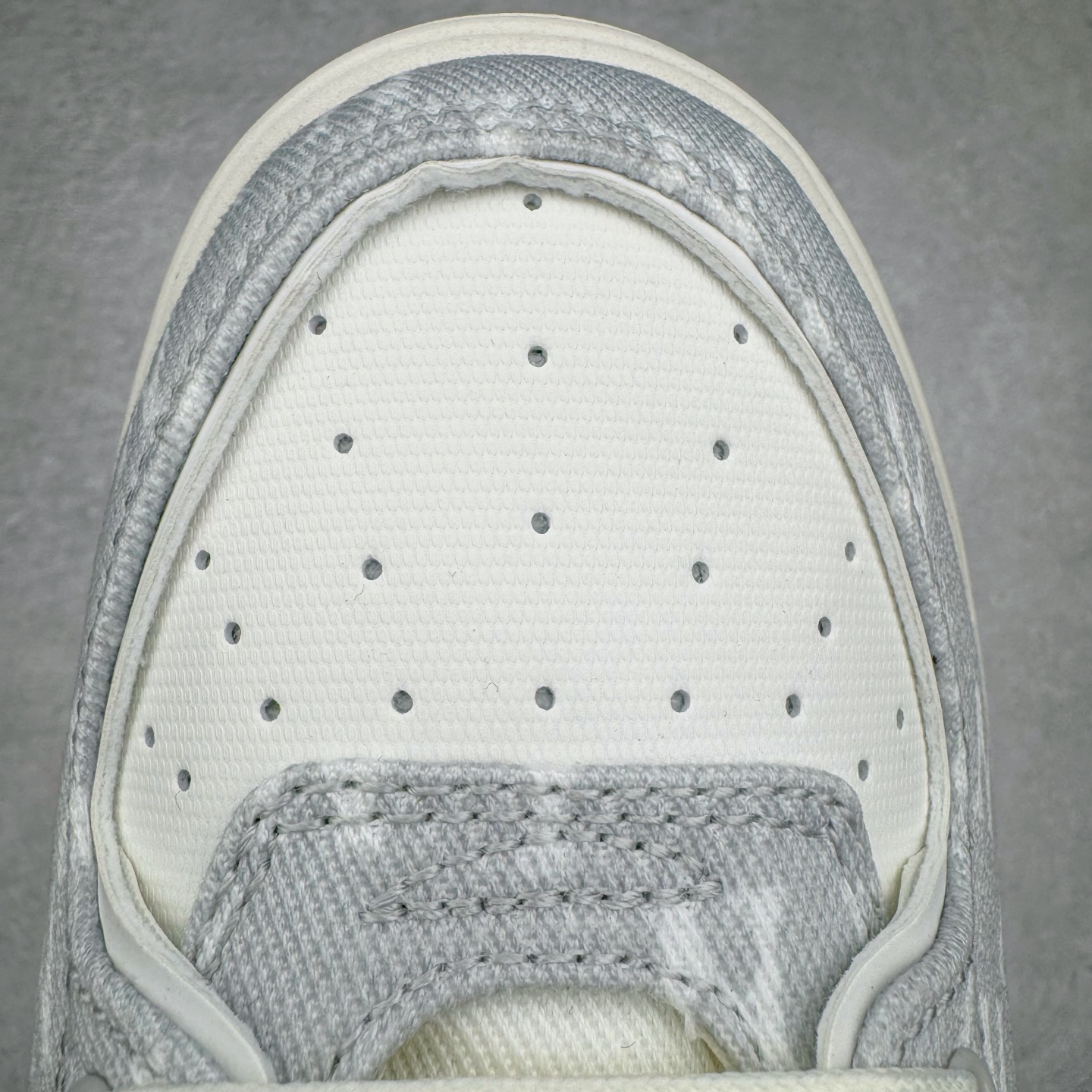 图片[14]-＃PB过验版 MLB Chunky Liner Basic 复古印花学长鞋系列低帮轻量增高厚底百搭休闲运动慢跑鞋板鞋 Korea韩国联名NY美国榄球纽约洋基队限定 目前可过轻松秒过各类鉴定 能操作的私聊 韩国代购专供 左脚内置NFC感应 区别市面贴纸假芯片 MLB专用菱形双针中底布 重点细节中底布带注胶孔 原厂NFC感应吊牌 支持鉴定 一个两位数 原盒原标 全套原楦原纸板原厂数据开发 中韩文保养标贴 绿色防霉片 平台代购专供 独家一比一RB+MD组合大底 高频后跟小人Logo精准对位立体饱满 正确网布加超迁鞋面 转印中底走线紧密 转印Logo工艺表层防刮不掉色 尺码：35 36 36.5 37.5 38 38.5 39 40 40.5 41 42 42.5 43 44 44.5 45-选品中心