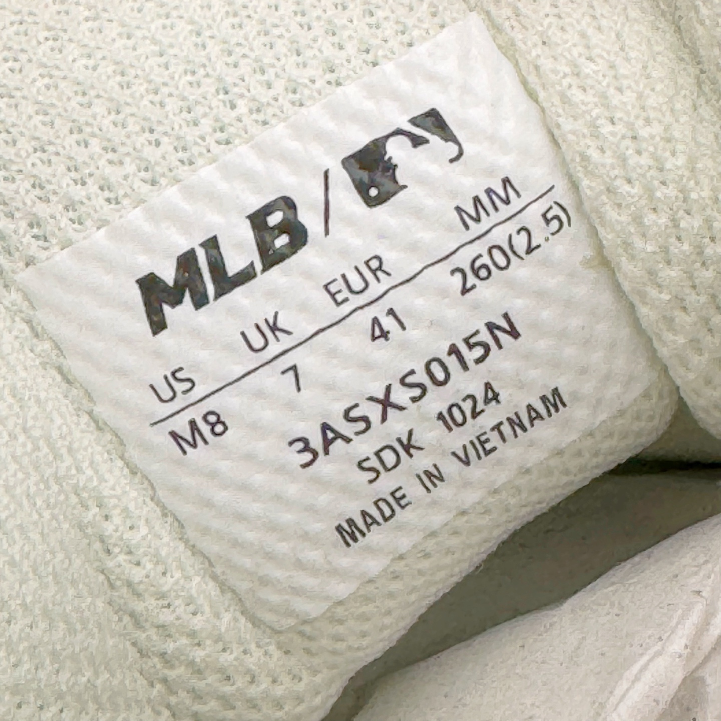 图片[11]-＃PB过验版 MLB Chunky Liner Basic 复古印花学长鞋系列低帮轻量增高厚底百搭休闲运动慢跑鞋板鞋 Korea韩国联名NY美国榄球纽约洋基队限定 目前可过轻松秒过各类鉴定 能操作的私聊 韩国代购专供 左脚内置NFC感应 区别市面贴纸假芯片 MLB专用菱形双针中底布 重点细节中底布带注胶孔 原厂NFC感应吊牌 支持鉴定 一个两位数 原盒原标 全套原楦原纸板原厂数据开发 中韩文保养标贴 绿色防霉片 平台代购专供 独家一比一RB+MD组合大底 高频后跟小人Logo精准对位立体饱满 正确网布加超迁鞋面 转印中底走线紧密 转印Logo工艺表层防刮不掉色 尺码：35 36 36.5 37.5 38 38.5 39 40 40.5 41 42 42.5 43 44 44.5 45-选品中心