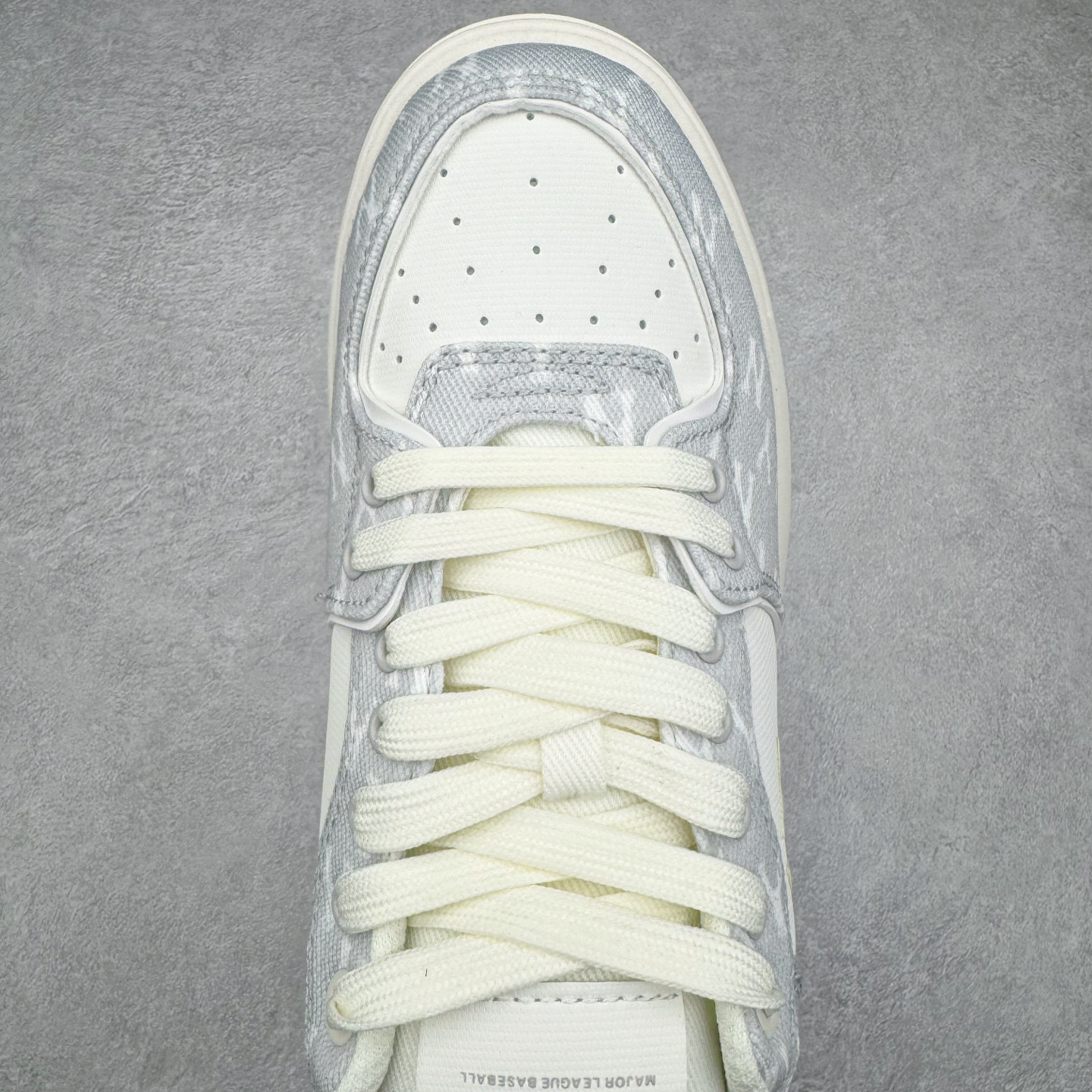 图片[4]-＃PB过验版 MLB Chunky Liner Basic 复古印花学长鞋系列低帮轻量增高厚底百搭休闲运动慢跑鞋板鞋 Korea韩国联名NY美国榄球纽约洋基队限定 目前可过轻松秒过各类鉴定 能操作的私聊 韩国代购专供 左脚内置NFC感应 区别市面贴纸假芯片 MLB专用菱形双针中底布 重点细节中底布带注胶孔 原厂NFC感应吊牌 支持鉴定 一个两位数 原盒原标 全套原楦原纸板原厂数据开发 中韩文保养标贴 绿色防霉片 平台代购专供 独家一比一RB+MD组合大底 高频后跟小人Logo精准对位立体饱满 正确网布加超迁鞋面 转印中底走线紧密 转印Logo工艺表层防刮不掉色 尺码：35 36 36.5 37.5 38 38.5 39 40 40.5 41 42 42.5 43 44 44.5 45-选品中心