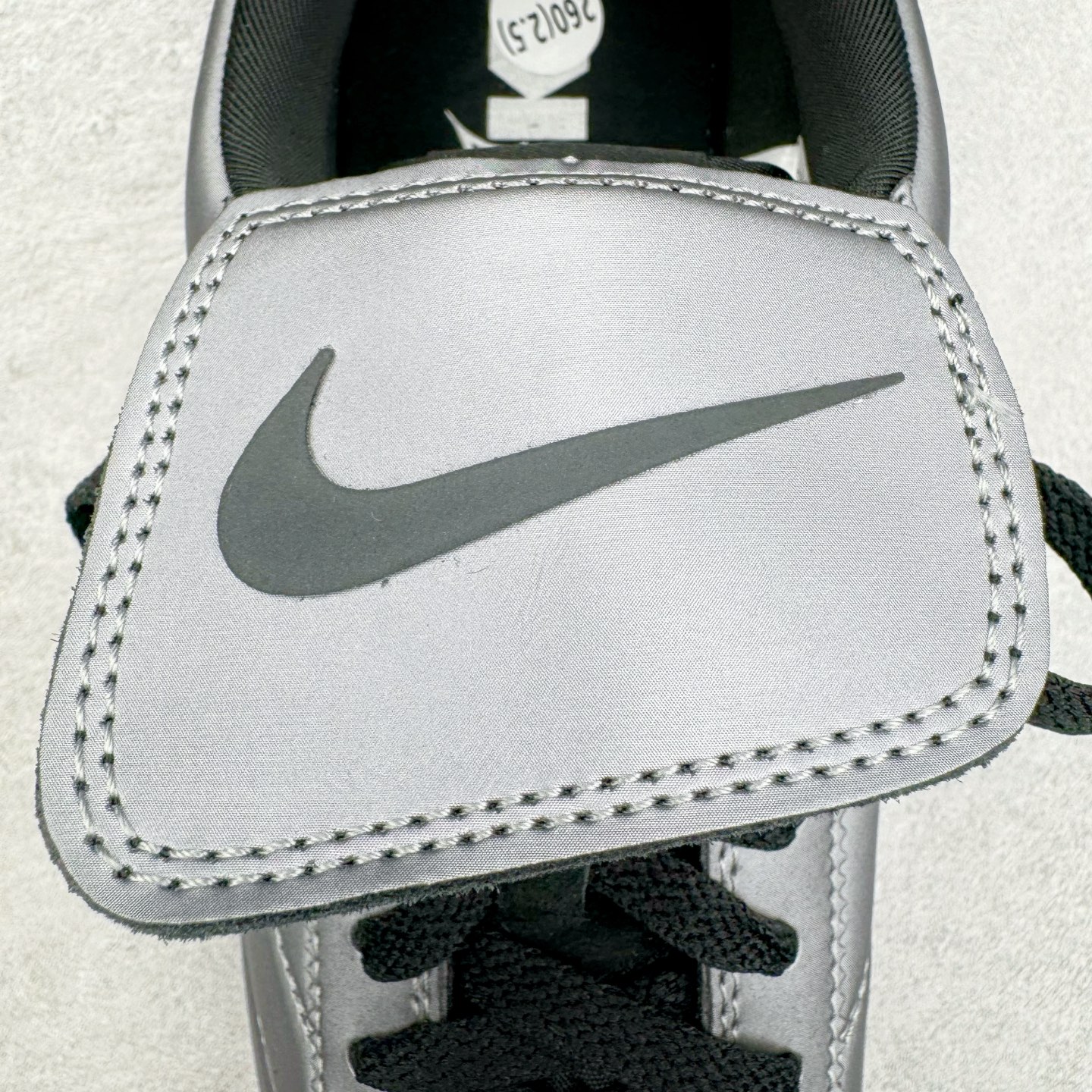 图片[16]-＃JC纯原 NK Classic Cortez Leather 阿甘复古初代皮革慢跑鞋 HQ3490-099 实体平台指令订单 全套原纸板楦头开发 原厂数据大底磨具 一比一鞋头弧度高度鞋身弧度 细节品控鞋型随意对比 正确烫金高频细节 公司级标准检验QC 区分市面一切版本 完美复刻阿甘复古鞋型 尺码：35.5 36 36.5 37.5 38 38.5 39 40 40.5 41 42 42.5 43 44 44.5 45-选品中心