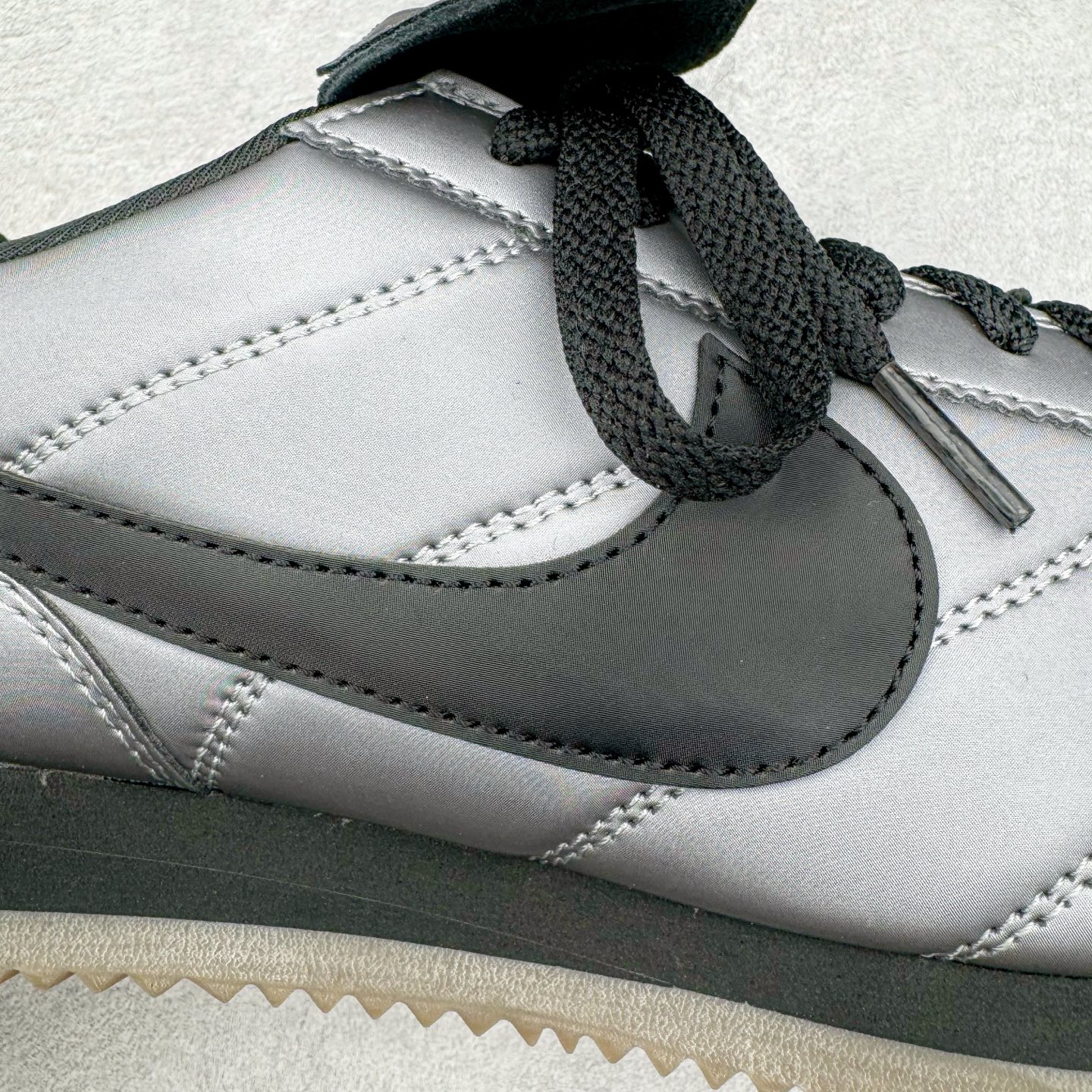 图片[20]-＃JC纯原 NK Classic Cortez Leather 阿甘复古初代皮革慢跑鞋 HQ3490-099 实体平台指令订单 全套原纸板楦头开发 原厂数据大底磨具 一比一鞋头弧度高度鞋身弧度 细节品控鞋型随意对比 正确烫金高频细节 公司级标准检验QC 区分市面一切版本 完美复刻阿甘复古鞋型 尺码：35.5 36 36.5 37.5 38 38.5 39 40 40.5 41 42 42.5 43 44 44.5 45-选品中心