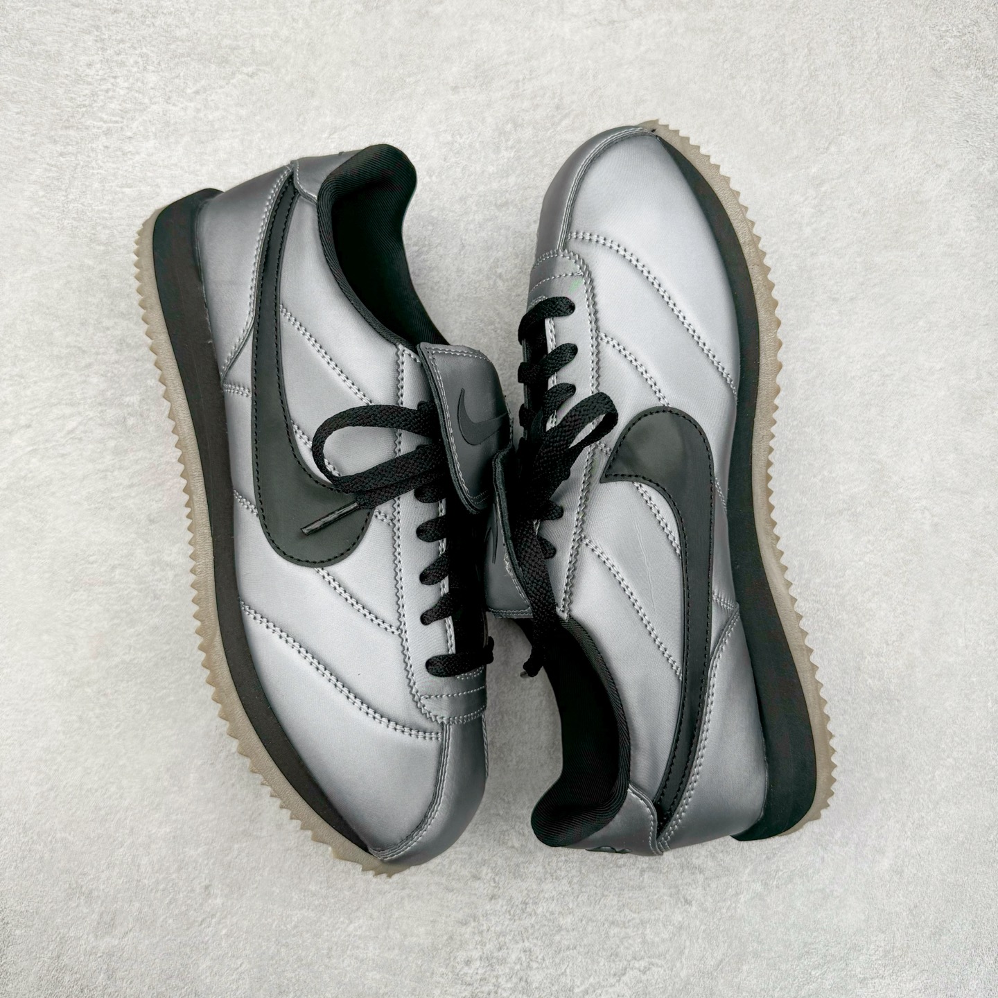 图片[3]-＃JC纯原 NK Classic Cortez Leather 阿甘复古初代皮革慢跑鞋 HQ3490-099 实体平台指令订单 全套原纸板楦头开发 原厂数据大底磨具 一比一鞋头弧度高度鞋身弧度 细节品控鞋型随意对比 正确烫金高频细节 公司级标准检验QC 区分市面一切版本 完美复刻阿甘复古鞋型 尺码：35.5 36 36.5 37.5 38 38.5 39 40 40.5 41 42 42.5 43 44 44.5 45-选品中心