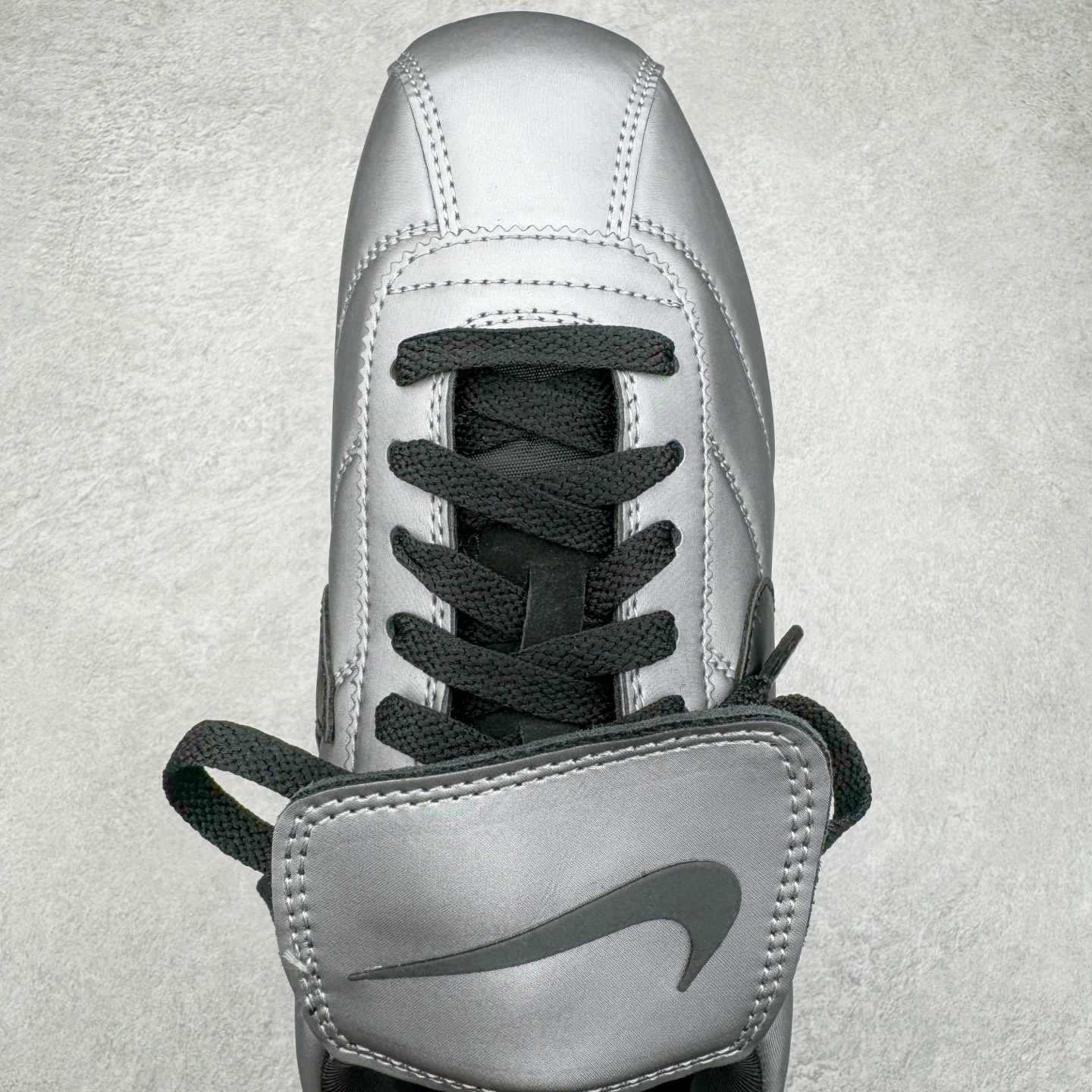 图片[4]-＃JC纯原 NK Classic Cortez Leather 阿甘复古初代皮革慢跑鞋 HQ3490-099 实体平台指令订单 全套原纸板楦头开发 原厂数据大底磨具 一比一鞋头弧度高度鞋身弧度 细节品控鞋型随意对比 正确烫金高频细节 公司级标准检验QC 区分市面一切版本 完美复刻阿甘复古鞋型 尺码：35.5 36 36.5 37.5 38 38.5 39 40 40.5 41 42 42.5 43 44 44.5 45-选品中心