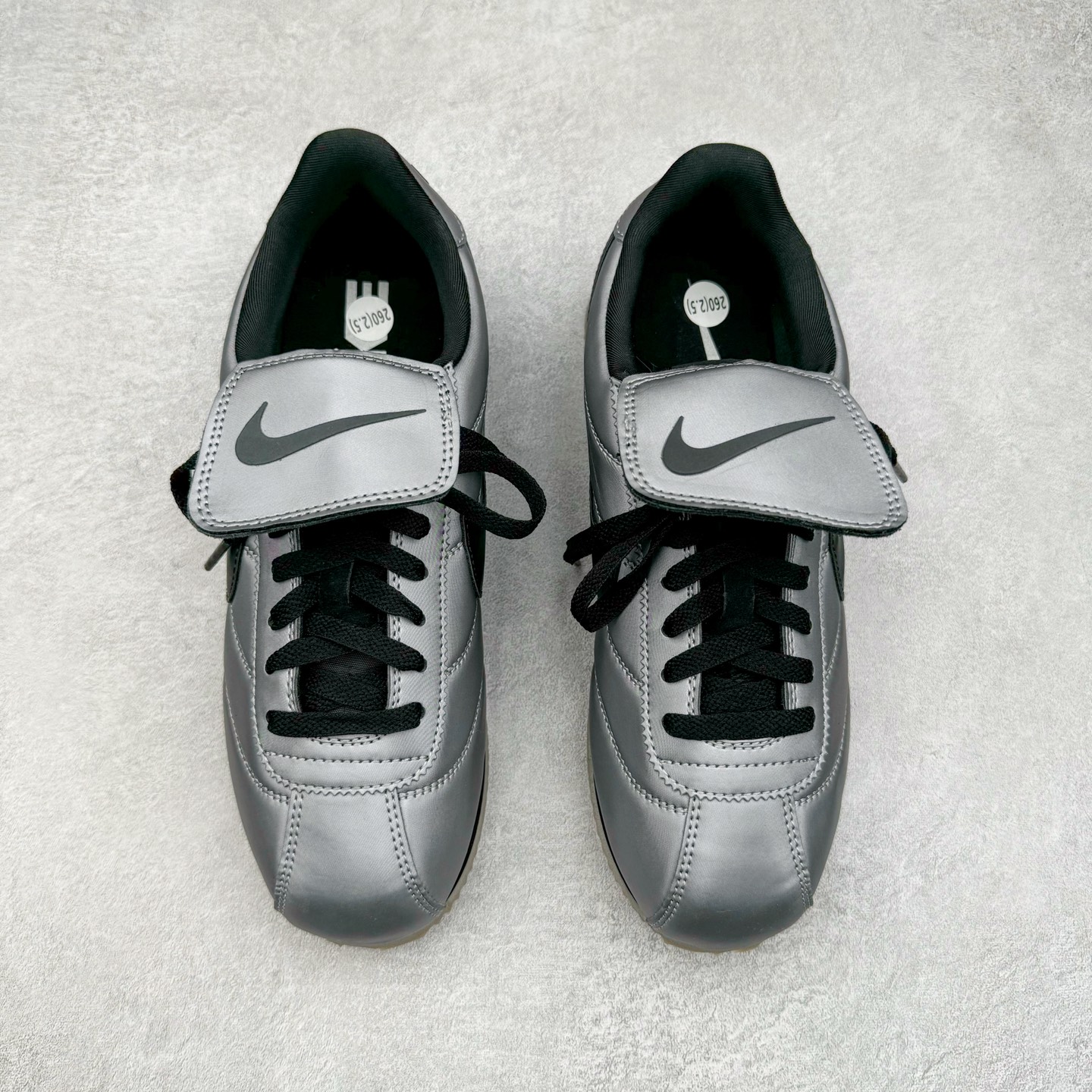 图片[2]-＃JC纯原 NK Classic Cortez Leather 阿甘复古初代皮革慢跑鞋 HQ3490-099 实体平台指令订单 全套原纸板楦头开发 原厂数据大底磨具 一比一鞋头弧度高度鞋身弧度 细节品控鞋型随意对比 正确烫金高频细节 公司级标准检验QC 区分市面一切版本 完美复刻阿甘复古鞋型 尺码：35.5 36 36.5 37.5 38 38.5 39 40 40.5 41 42 42.5 43 44 44.5 45-选品中心