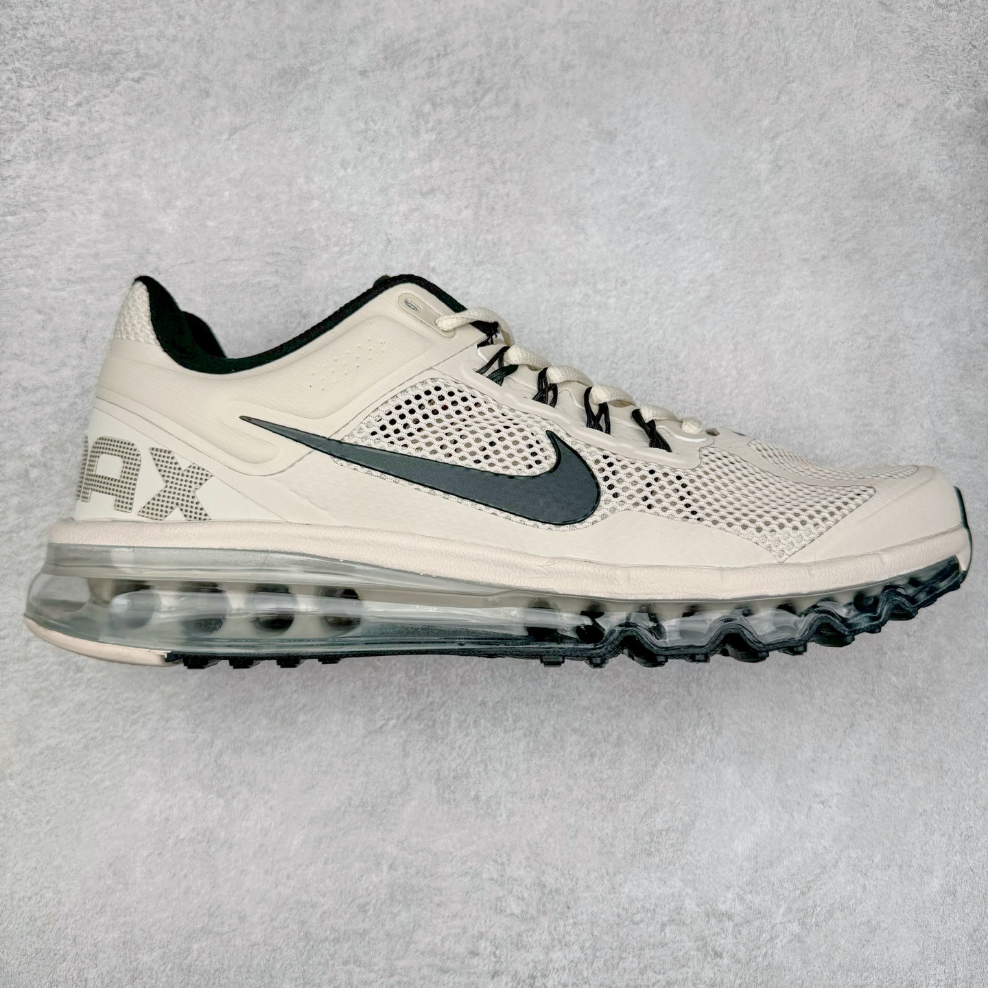 ＃纯原 NK Air Max 2013 经典舒适时尚耐磨透气低帮气垫跑步鞋 携时尚设计闪亮回归 出众有型 采用网眼布细节和运动风无缝覆面 助你保持清爽感受 塑就焕新造型 经典 Flywire 设计搭配经典全掌型 Max Air 缓震配置 缔造出众舒适感和支撑效果实拍调校N版已经零色差零失真 百分百还原实物色彩所见即所得 不存在货不对板色差等低级问题 选购参考实物拍摄 不混卖不参货 只用心做好货严格选品 承诺混一赔十 尺码：35.5 36 36.5 37.5 38 38.5 39 40 40.5 41 42 42.5 43 44 44.5 45 46 46.5-选品中心