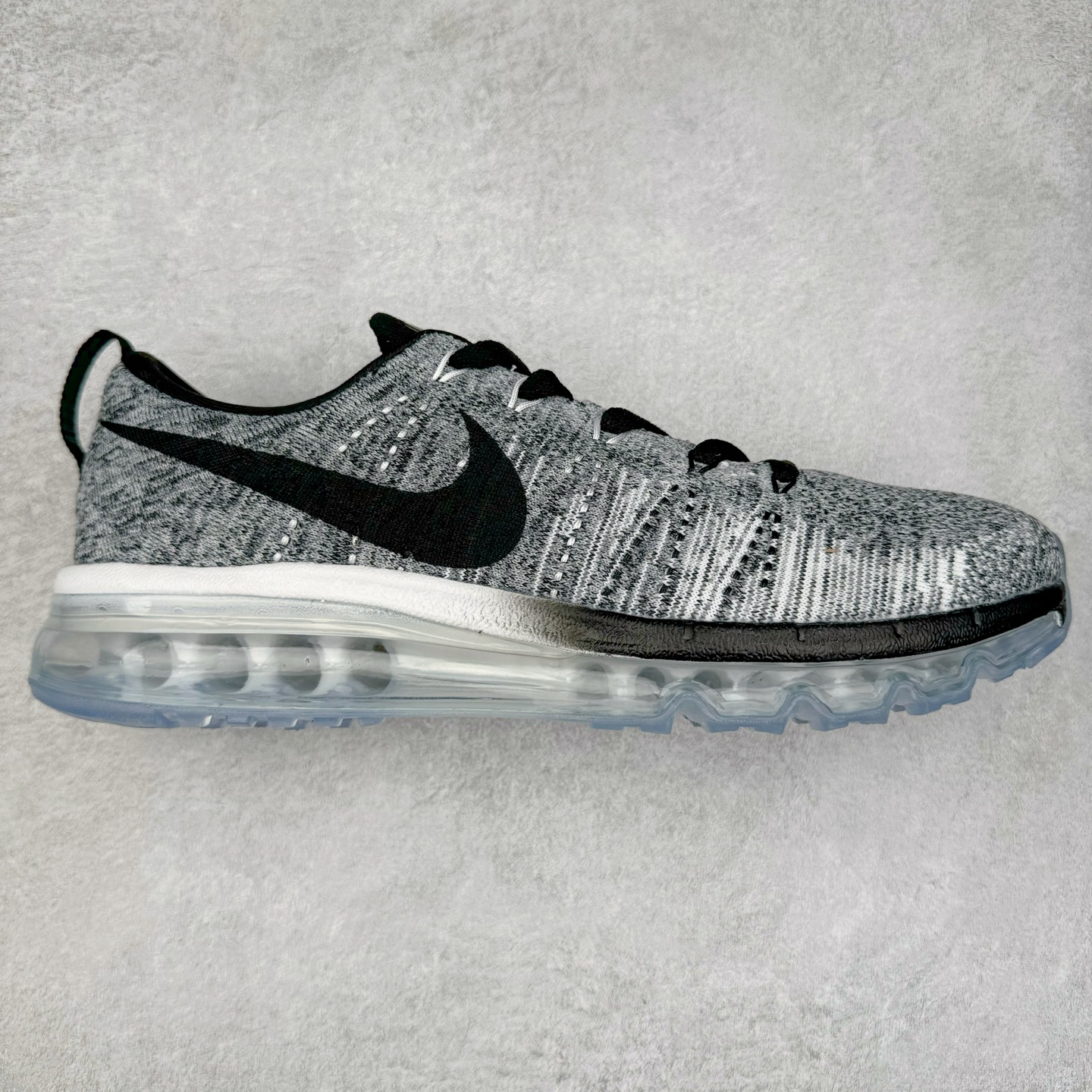 ＃纯原 NK Air Max Flyknit 2014 舒适百搭减震耐磨低帮休闲跑步鞋 620469-102 使用备受欢迎的创新FLYKNIT鞋面 一体成形无缝设计将良好的透气性、柔韧性及支撑性完美结合于一身 结合飞线（FLYWIRE）科技 大幅减轻鞋身重量同时 更能根据步态实时调整鞋面的贴合度 如第二层皮肤般轻盈包裹双脚 高性能的缓震性能可将外部冲击力减至最低 让热爱驰骋的你得到可靠的保护 抓地力半透明橡胶外底结合升级版华夫格外底纹路 保证高磨区的耐久性同时更能带给双脚持久稳定的抓地力 无论是路跑或赛道跑 都能为你造就强大功能支持 实拍调校N版已经零色差零失真 百分百还原实物色彩所见即所得 不存在货不对板色差等低级问题 选购参考实物拍摄 不混卖不参货 只用心做好货严格选品 承诺混一赔十 尺码：35.5 36 36.5 37.5 38 38.5 39 40 40.5 41 42 42.5 43 44 44.5 45 46 46.5-选品中心