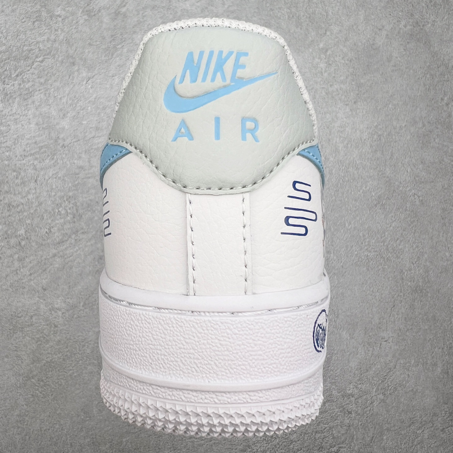 图片[8]-NK Air Force 1´07 Low 空军一号低帮百搭休闲运动板鞋 HF0022-010 柔软、弹性十足的缓震性能和出色的中底设计 横跨复古与现代的外型结合 造就出风靡全球 三十多年的Force 1 直到今天还深受青睐 实拍调校N版已经零色差零失真 百分百还原实物色彩所见即所得 不存在货不对板色差等低级问题 选购参考实物拍摄 不混卖不参货 只用心做好货严格选品 承诺混一赔十 尺码：36 36.5 37.5 38 38.5 39 40 40.5 41 42 42.5 43 44 44.5 45 46-选品中心