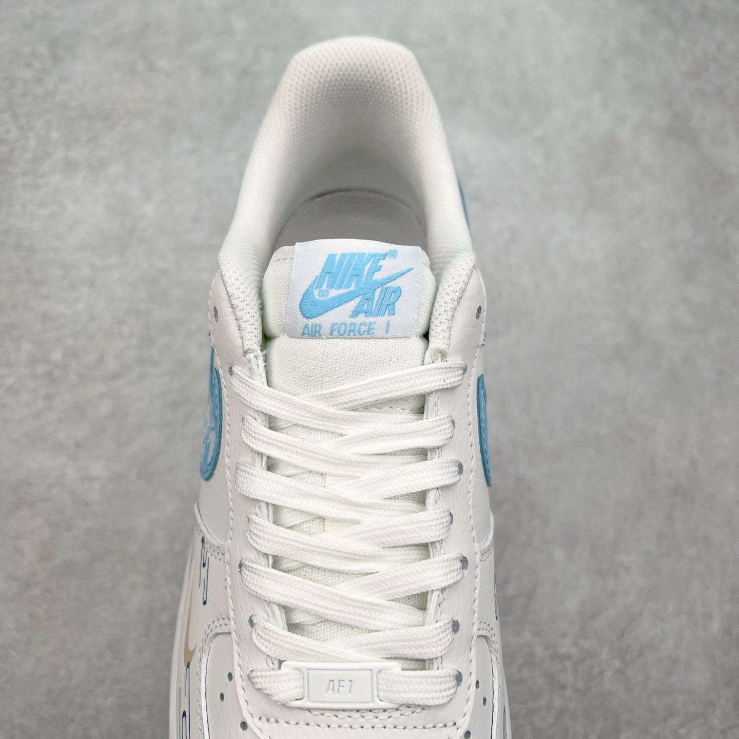 图片[5]-NK Air Force 1´07 Low 空军一号低帮百搭休闲运动板鞋 HF0022-010 柔软、弹性十足的缓震性能和出色的中底设计 横跨复古与现代的外型结合 造就出风靡全球 三十多年的Force 1 直到今天还深受青睐 实拍调校N版已经零色差零失真 百分百还原实物色彩所见即所得 不存在货不对板色差等低级问题 选购参考实物拍摄 不混卖不参货 只用心做好货严格选品 承诺混一赔十 尺码：36 36.5 37.5 38 38.5 39 40 40.5 41 42 42.5 43 44 44.5 45 46-选品中心