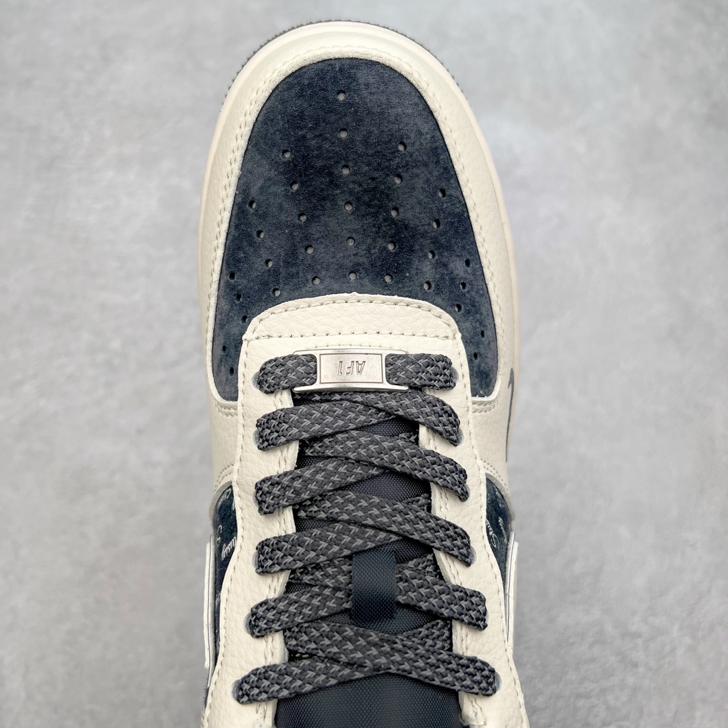 图片[4]-NK Air Force 1´07 Low 空军一号低帮百搭休闲运动板鞋 XZ6188-726 柔软、弹性十足的缓震性能和出色的中底设计 横跨复古与现代的外型结合 造就出风靡全球 三十多年的Force 1 直到今天还深受青睐 实拍调校N版已经零色差零失真 百分百还原实物色彩所见即所得 不存在货不对板色差等低级问题 选购参考实物拍摄 不混卖不参货 只用心做好货严格选品 承诺混一赔十 尺码：36 36.5 37.5 38 38.5 39 40 40.5 41 42 42.5 43 44 44.5 45 46-选品中心