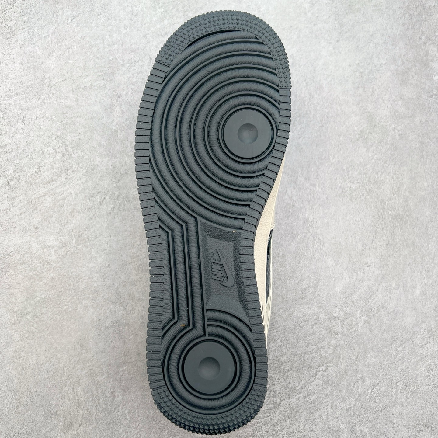 图片[9]-NK Air Force 1´07 Low 空军一号低帮百搭休闲运动板鞋 XZ6188-726 柔软、弹性十足的缓震性能和出色的中底设计 横跨复古与现代的外型结合 造就出风靡全球 三十多年的Force 1 直到今天还深受青睐 实拍调校N版已经零色差零失真 百分百还原实物色彩所见即所得 不存在货不对板色差等低级问题 选购参考实物拍摄 不混卖不参货 只用心做好货严格选品 承诺混一赔十 尺码：36 36.5 37.5 38 38.5 39 40 40.5 41 42 42.5 43 44 44.5 45 46-选品中心