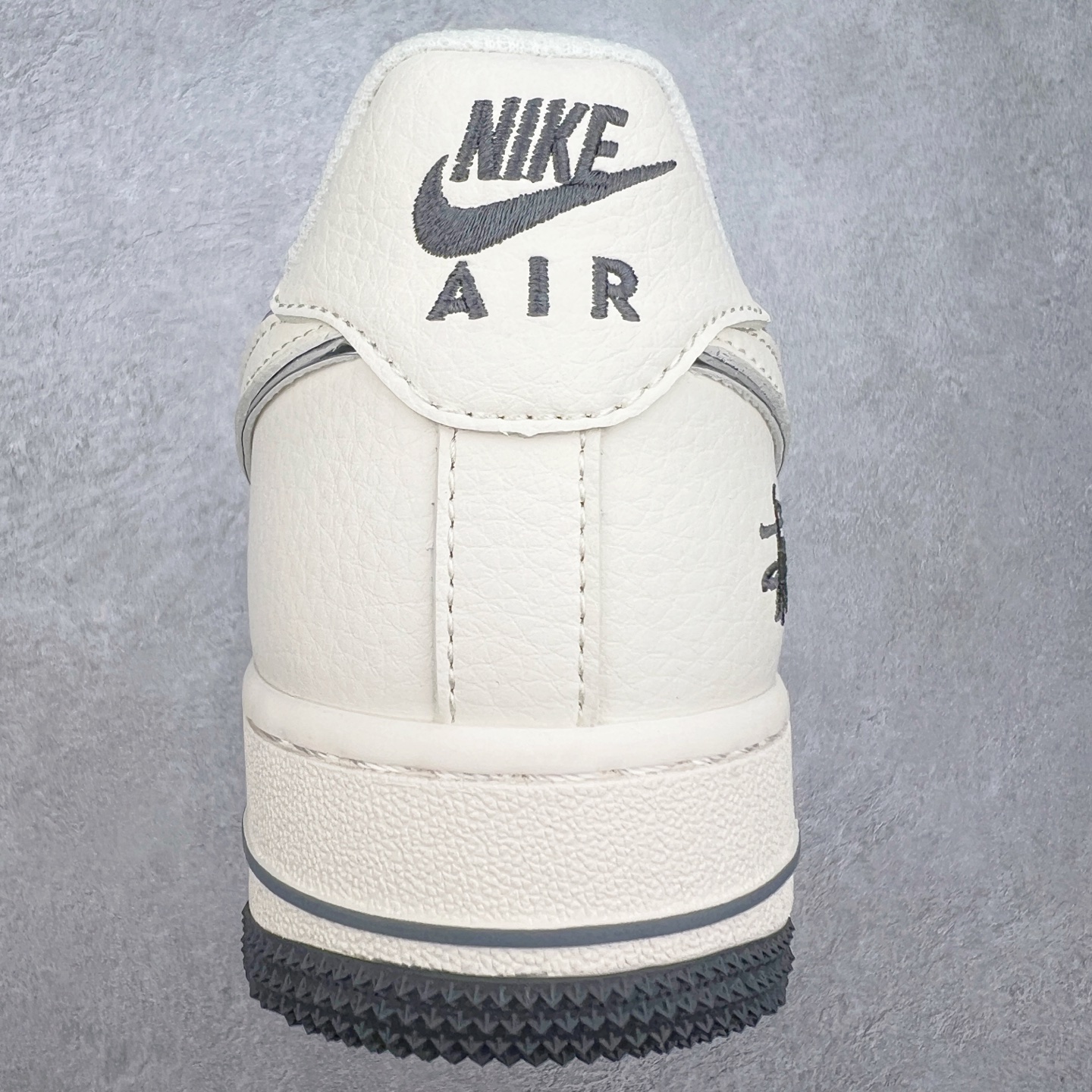 图片[8]-NK Air Force 1´07 Low 空军一号低帮百搭休闲运动板鞋 XZ6188-726 柔软、弹性十足的缓震性能和出色的中底设计 横跨复古与现代的外型结合 造就出风靡全球 三十多年的Force 1 直到今天还深受青睐 实拍调校N版已经零色差零失真 百分百还原实物色彩所见即所得 不存在货不对板色差等低级问题 选购参考实物拍摄 不混卖不参货 只用心做好货严格选品 承诺混一赔十 尺码：36 36.5 37.5 38 38.5 39 40 40.5 41 42 42.5 43 44 44.5 45 46-选品中心